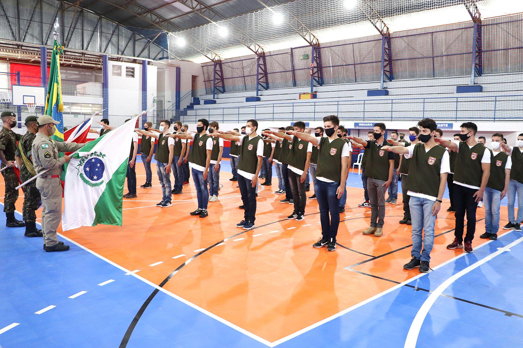 Cerca de 70 jovens receberam dispensa do Serviço Militar Cerca de 70 jovens receberam dispensa do Serviço Militar