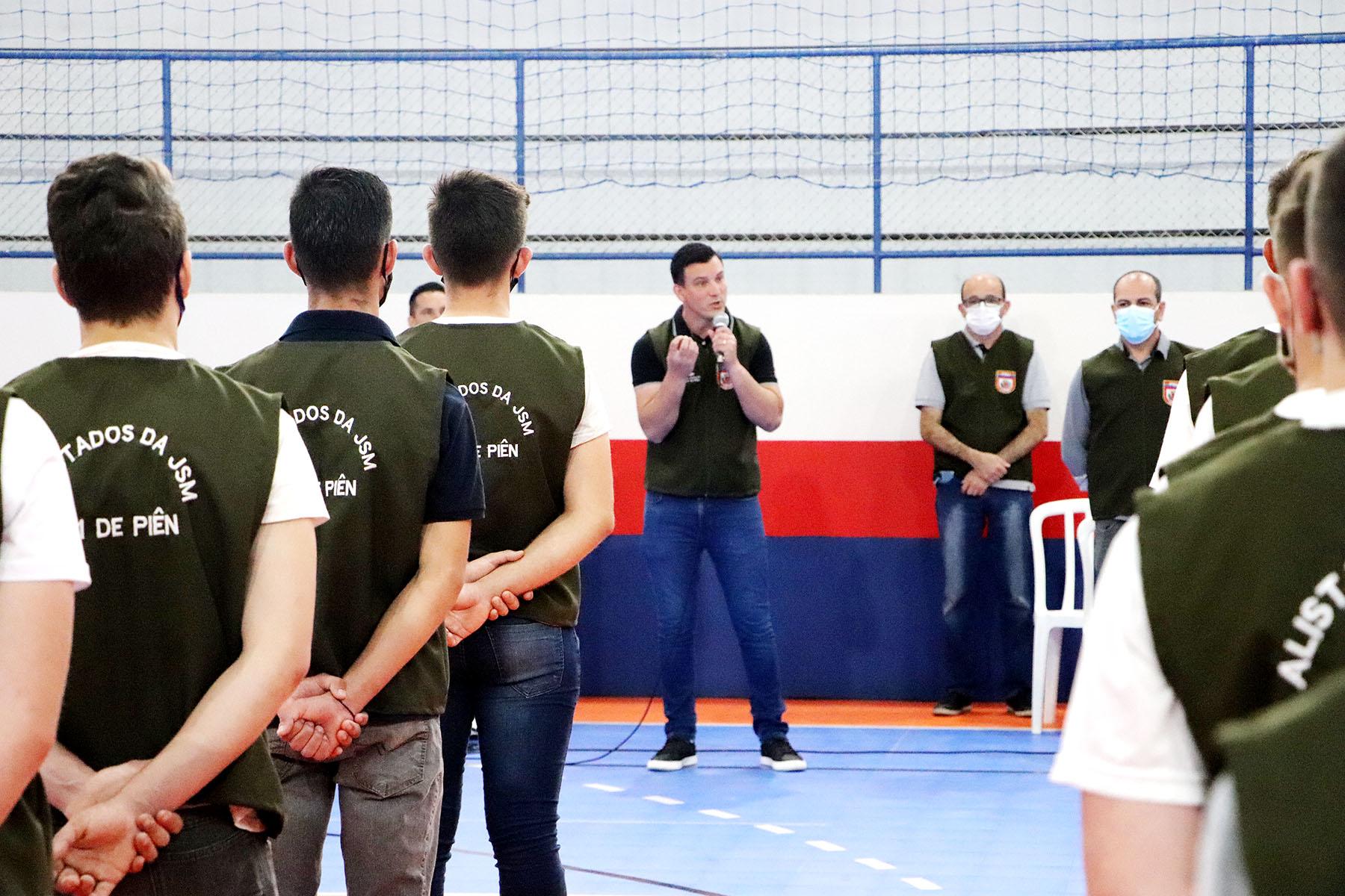 Cerca de 70 jovens receberam dispensa do Serviço Militar Cerca de 70 jovens receberam dispensa do Serviço Militar