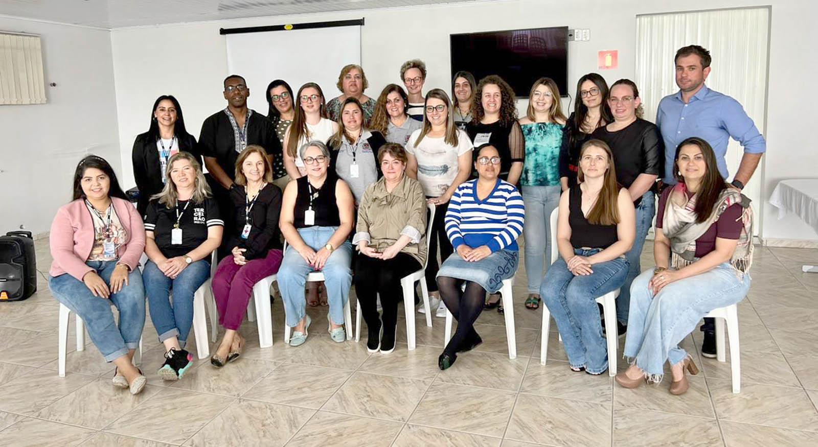 Encontro com a Rede de Proteção de Enfrentamento à Violência Contra Crianças e Adolescentes é realizado Encontro com a Rede de Proteção de Enfrentamento à Violência Contra Crianças e Adolescentes é realizado