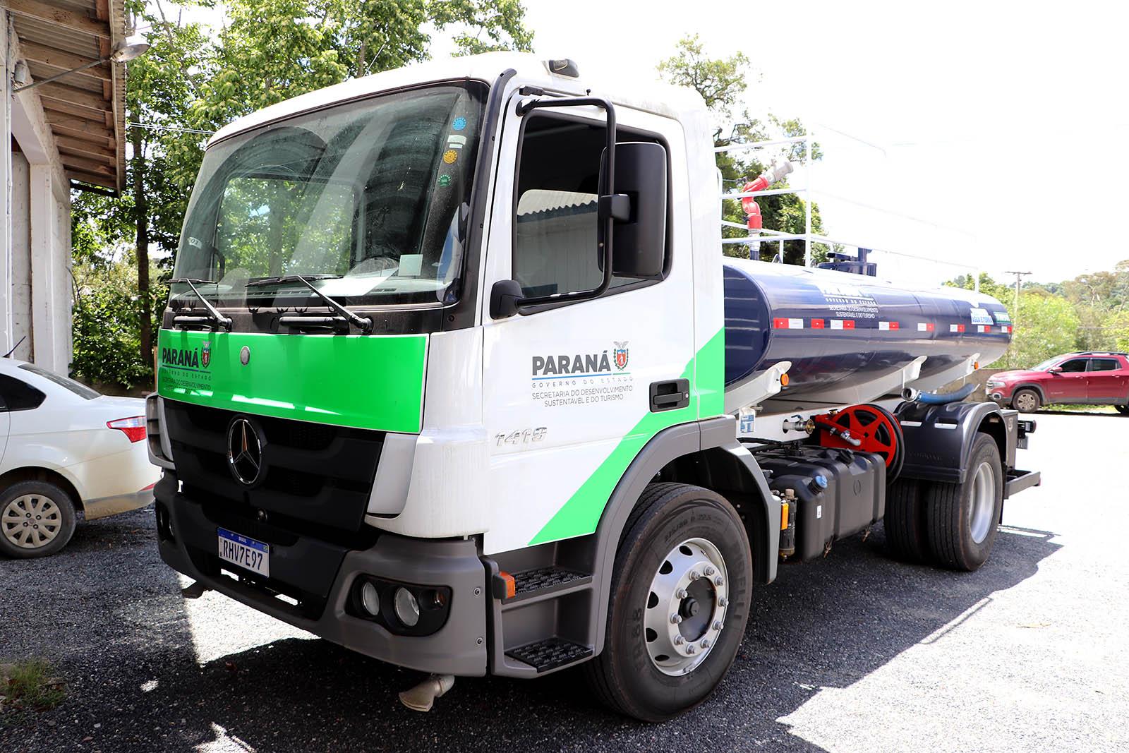 Piên recebe um novo caminhão pipa do Governo do Estado
