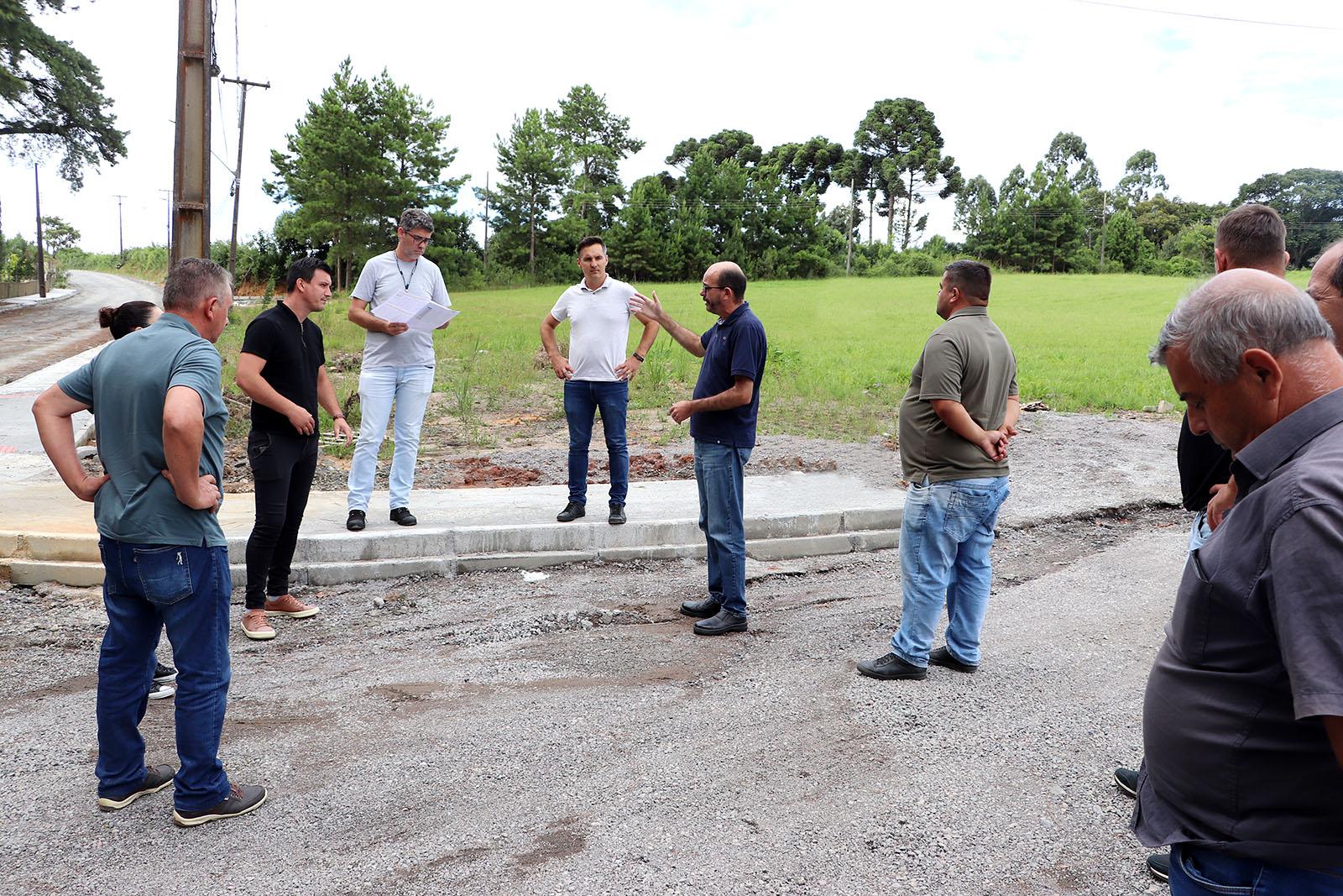 Vereadores realizam visita técnica nas obras em andamento Vereadores realizam visita técnica nas obras em andamento