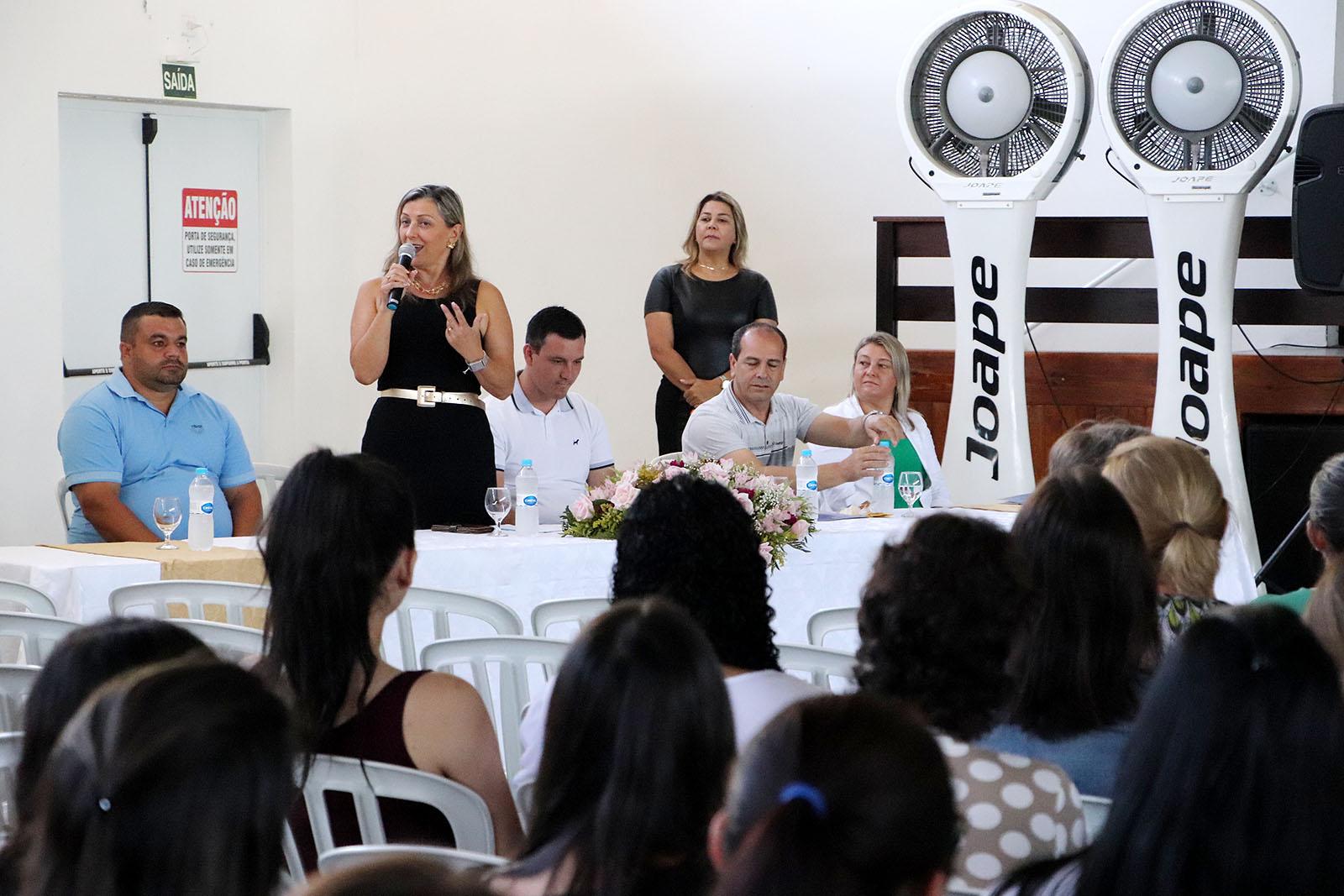 Educação promove formação para mais de 250 profissionais 