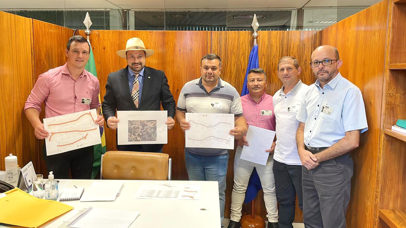 Comitiva pienense busca recursos em Brasília