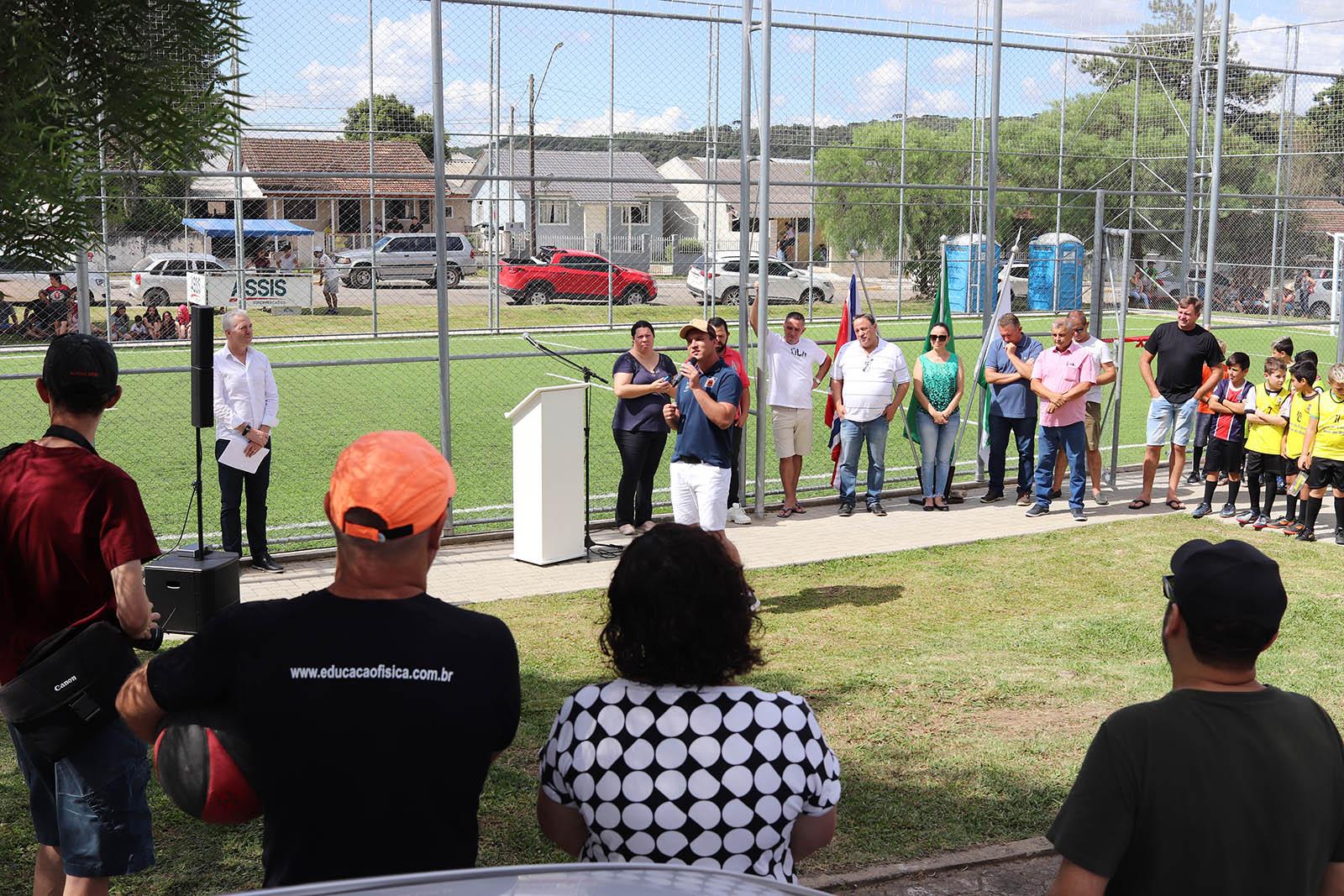 Campo Society Nêne Pires é entregue para a comunidade
