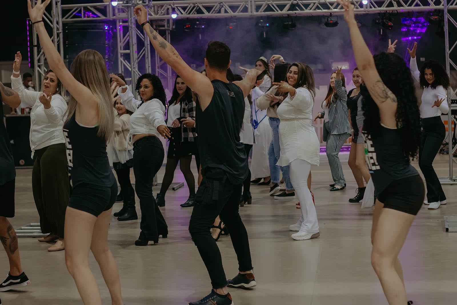 Grande público prestigiou o Jantar das Mulheres em Piên