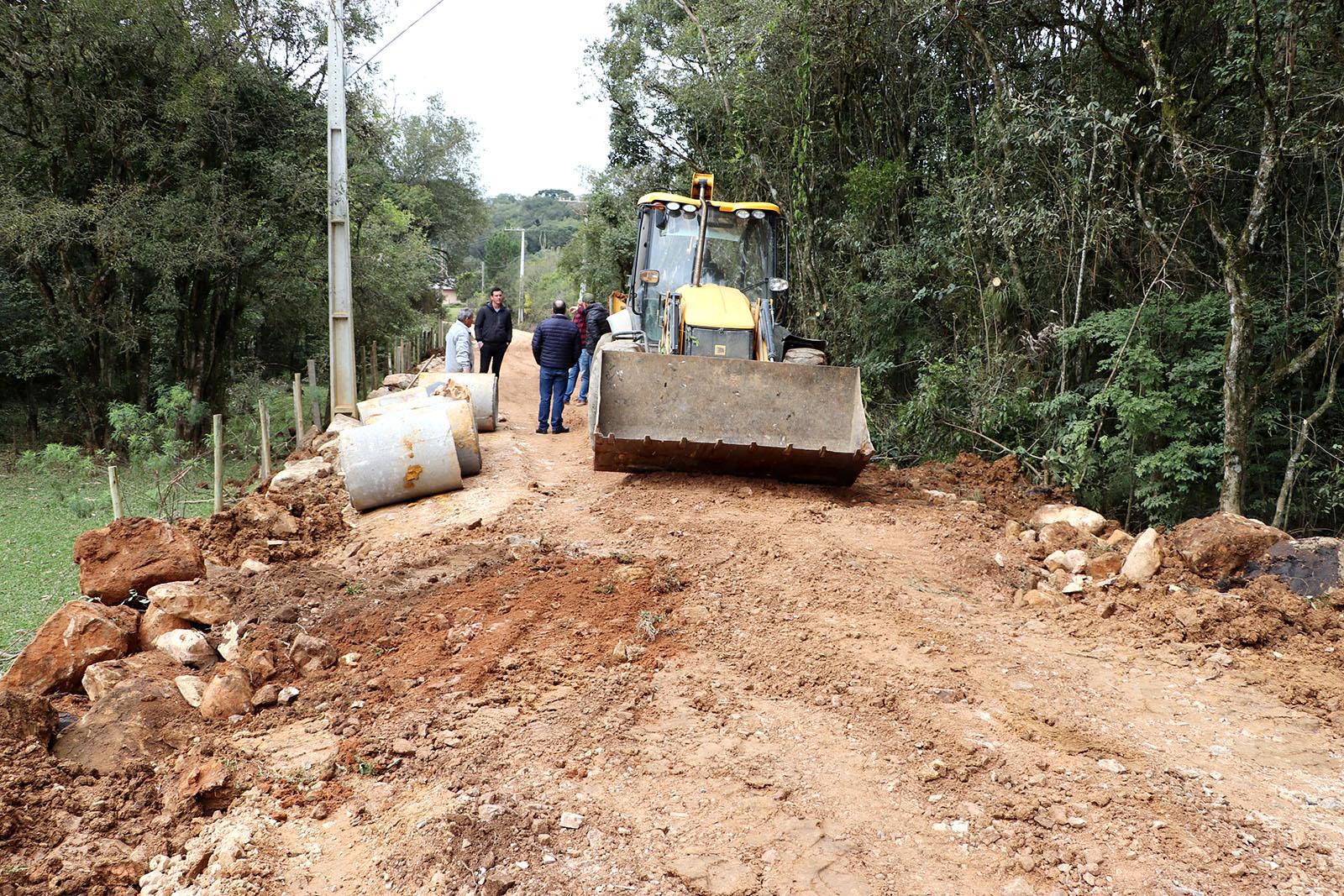Prefeitura realiza obra para acabar com alagamento em Palmitos