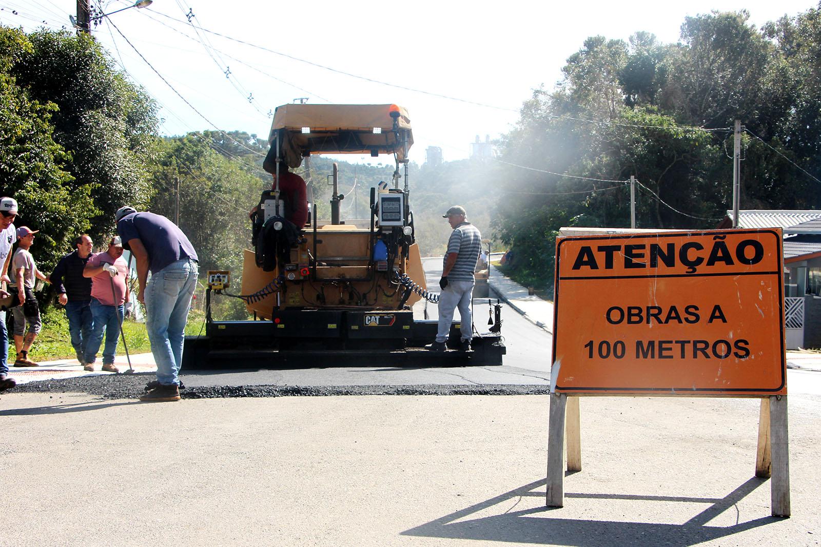 Ruas do Centro recebem pavimentação asfáltica Ruas do Centro recebem pavimentação asfáltica
