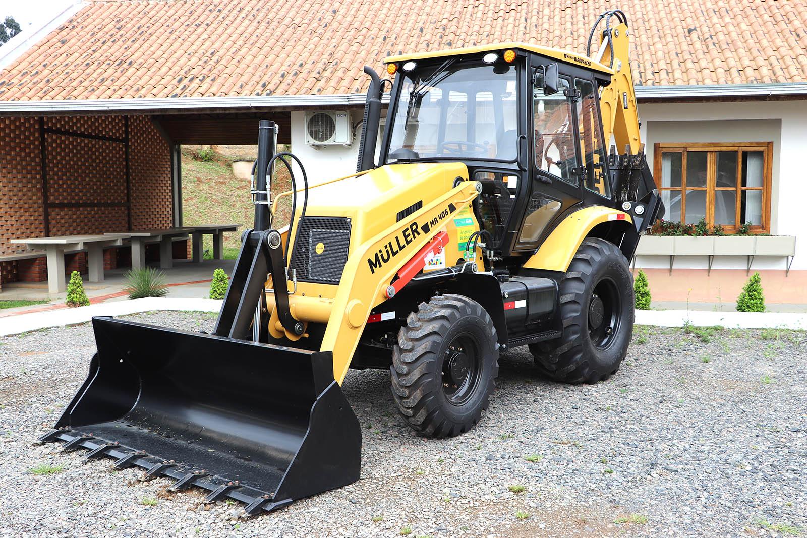 Agricultura recebe nova retroescavadeira 