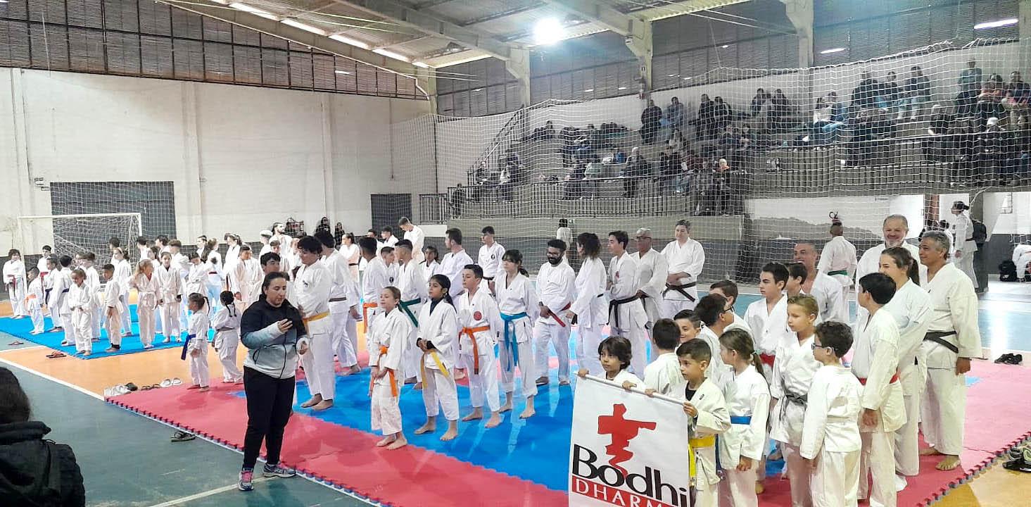 Karatê pienense conquista 23 medalhas no último fim de semana