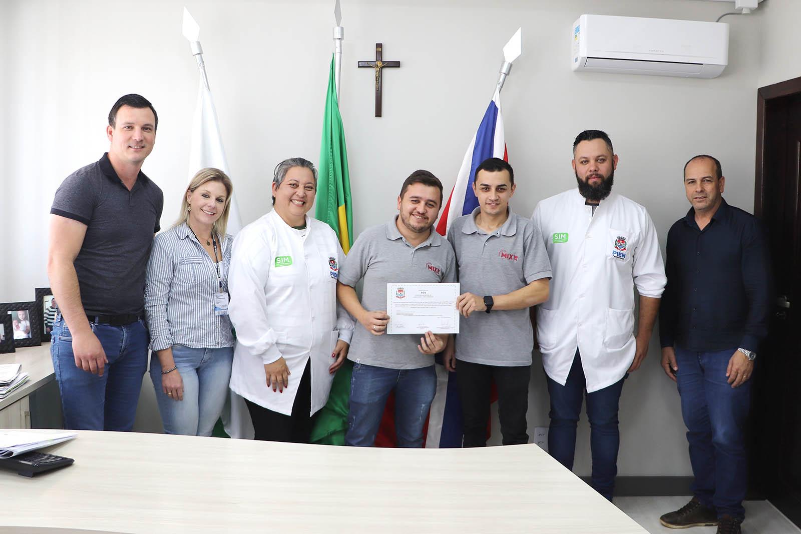 Prefeitura de Piên entrega mais 2 Selos de Inspeção