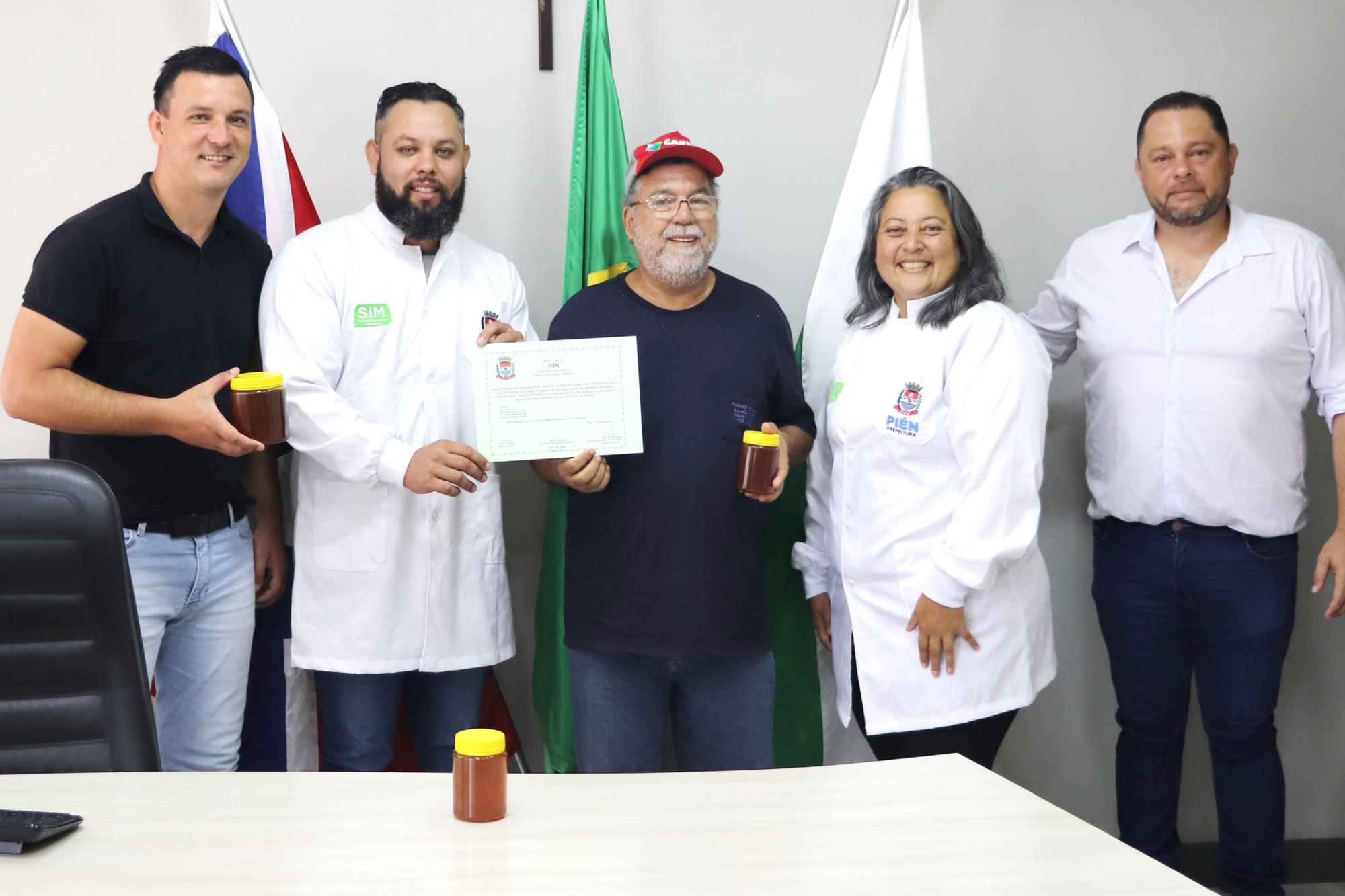 Prefeitura entrega mais três Selos de Inspeção Municipal – S.I.M.