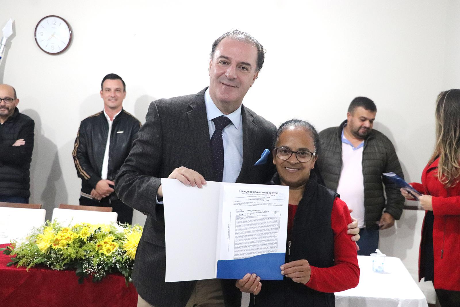 Piên recebe as primeiras matrículas da regularização fundiária