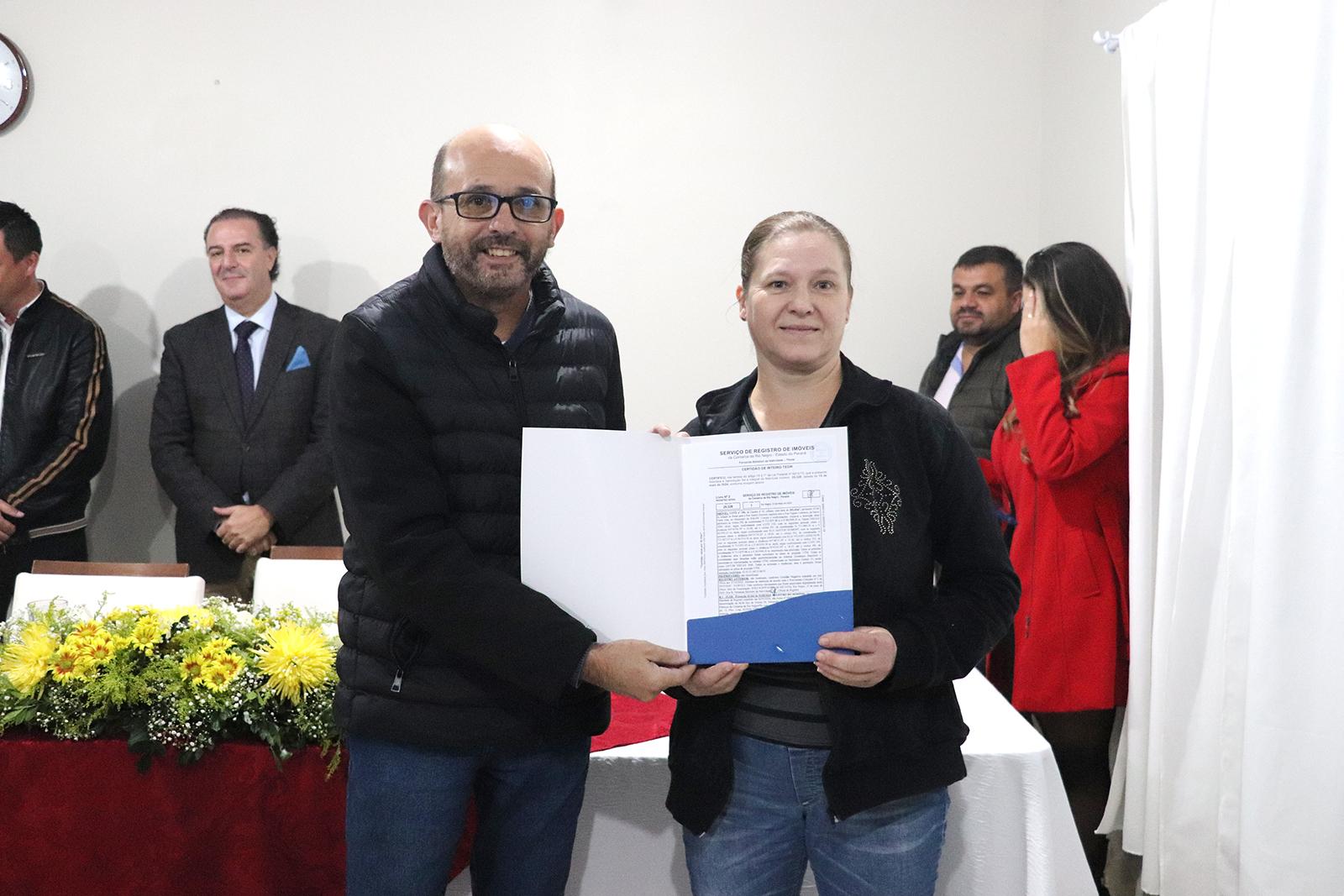 Piên recebe as primeiras matrículas da regularização fundiária