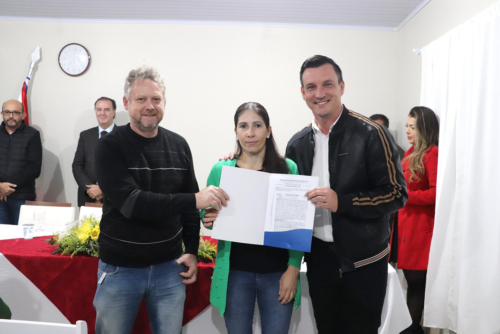 Piên recebe as primeiras matrículas da regularização fundiária