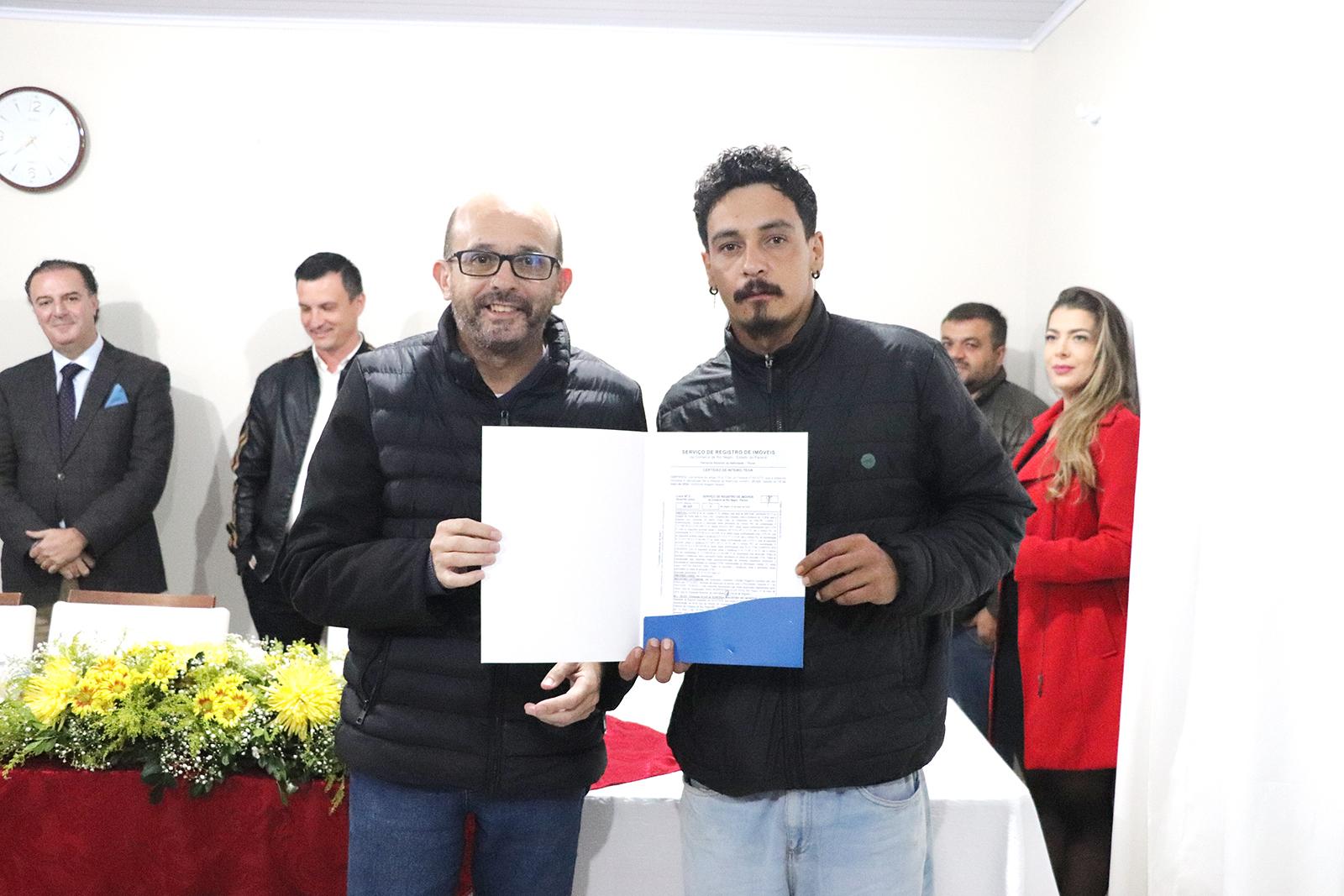 Piên recebe as primeiras matrículas da regularização fundiária