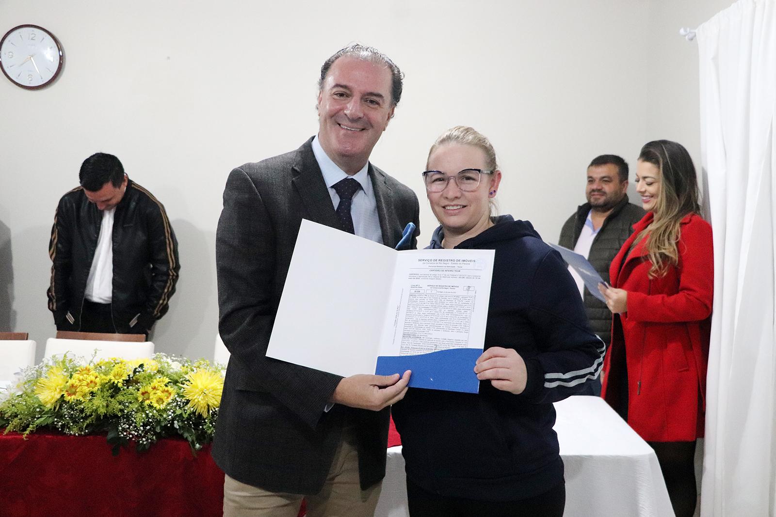 Piên recebe as primeiras matrículas da regularização fundiária