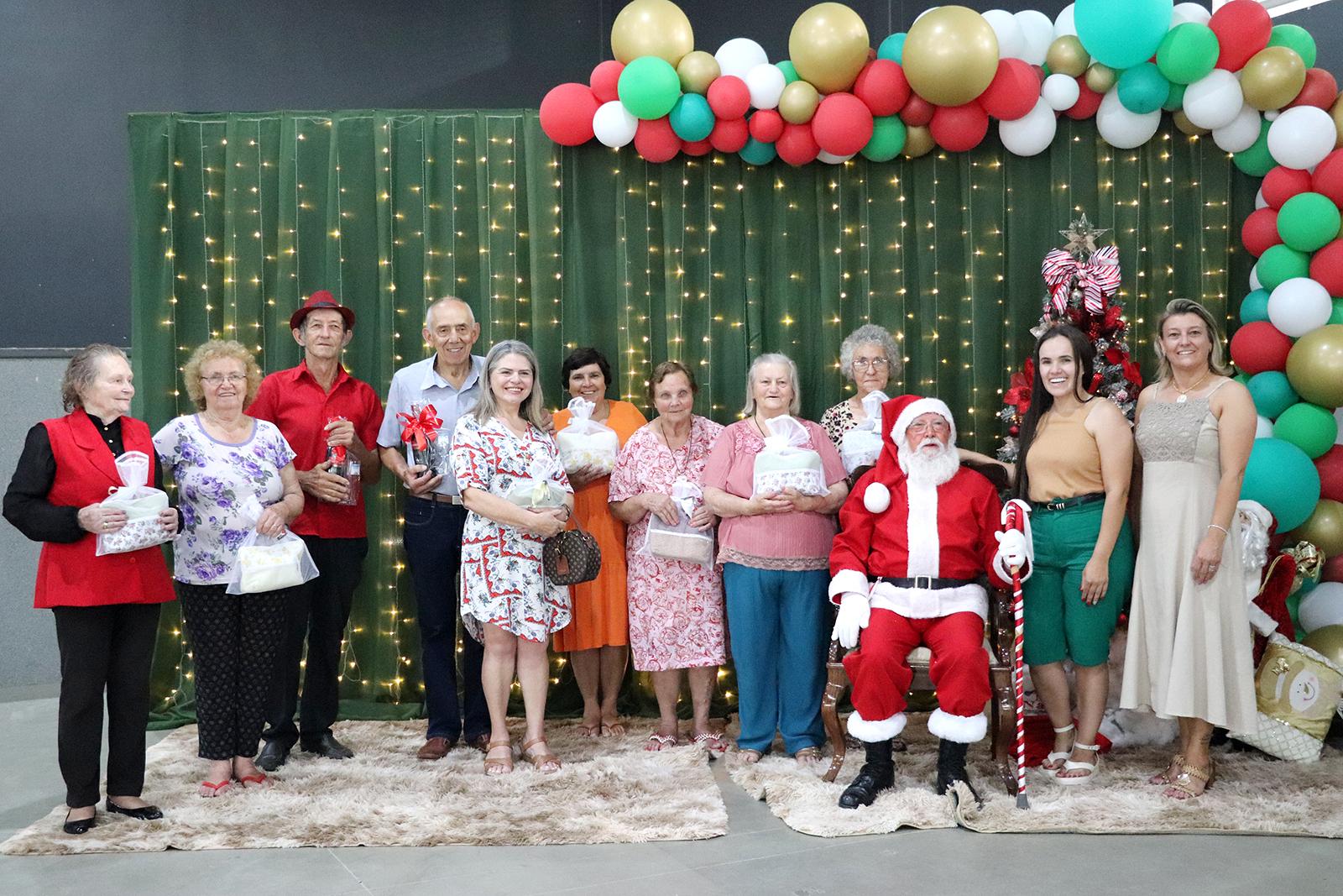 Prefeitura de Piên promove confraternização para a terceira idade com palestra e atividades especiais 