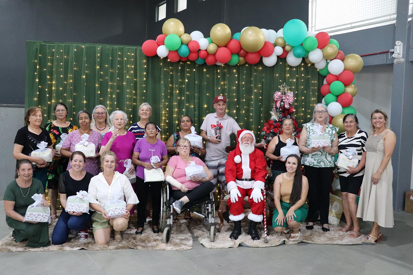 Prefeitura de Piên promove confraternização para a terceira idade com palestra e atividades especiais 