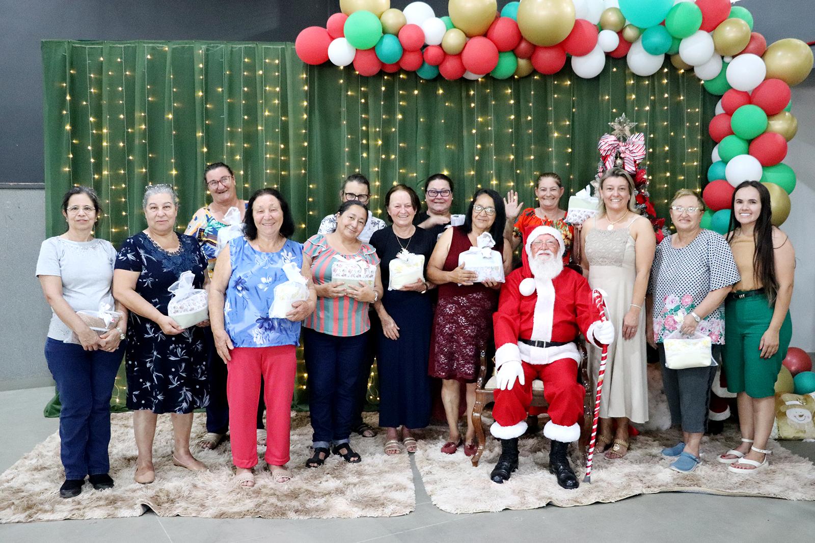 Prefeitura de Piên promove confraternização para a terceira idade com palestra e atividades especiais 