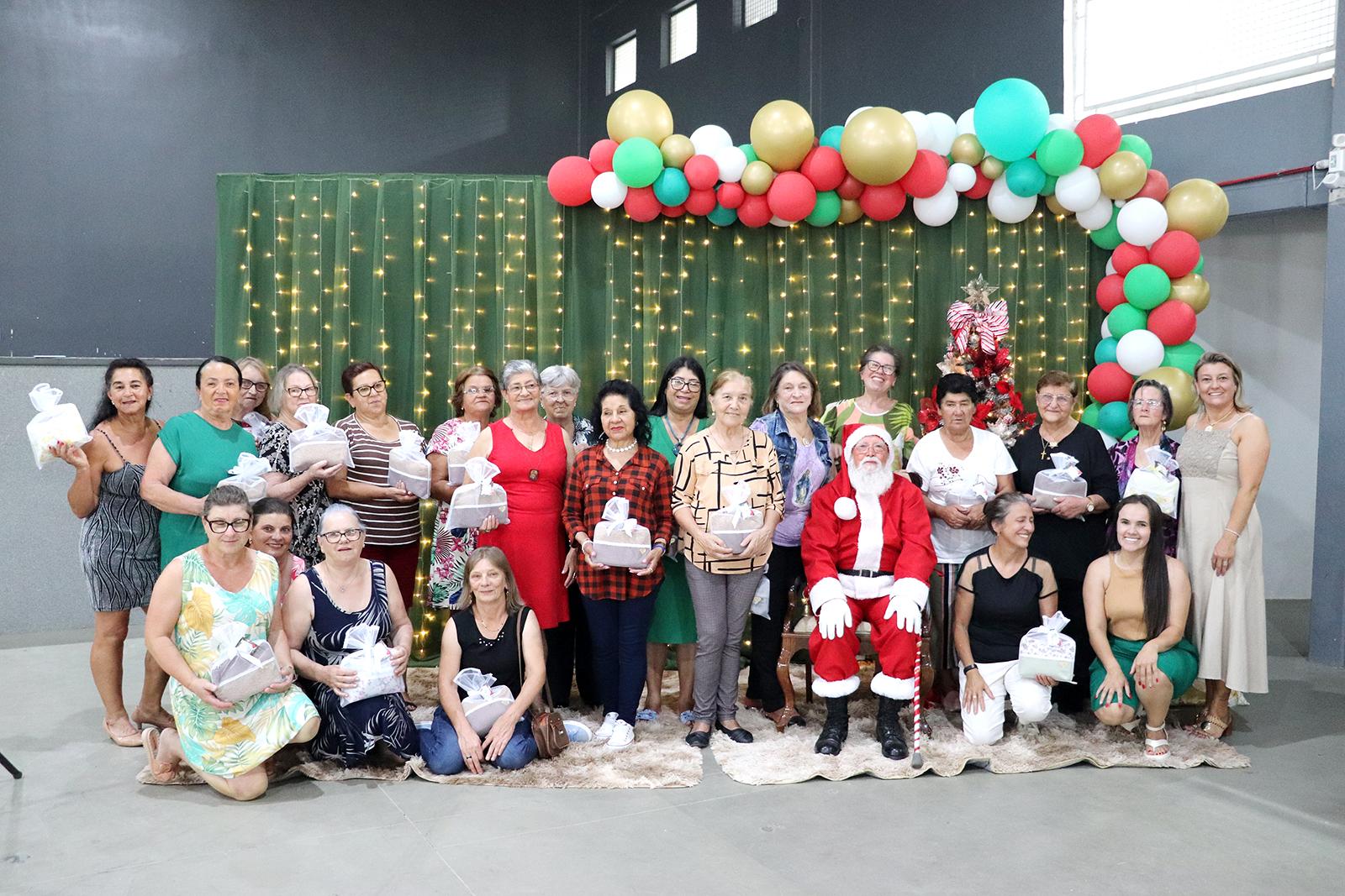 Prefeitura de Piên promove confraternização para a terceira idade com palestra e atividades especiais 