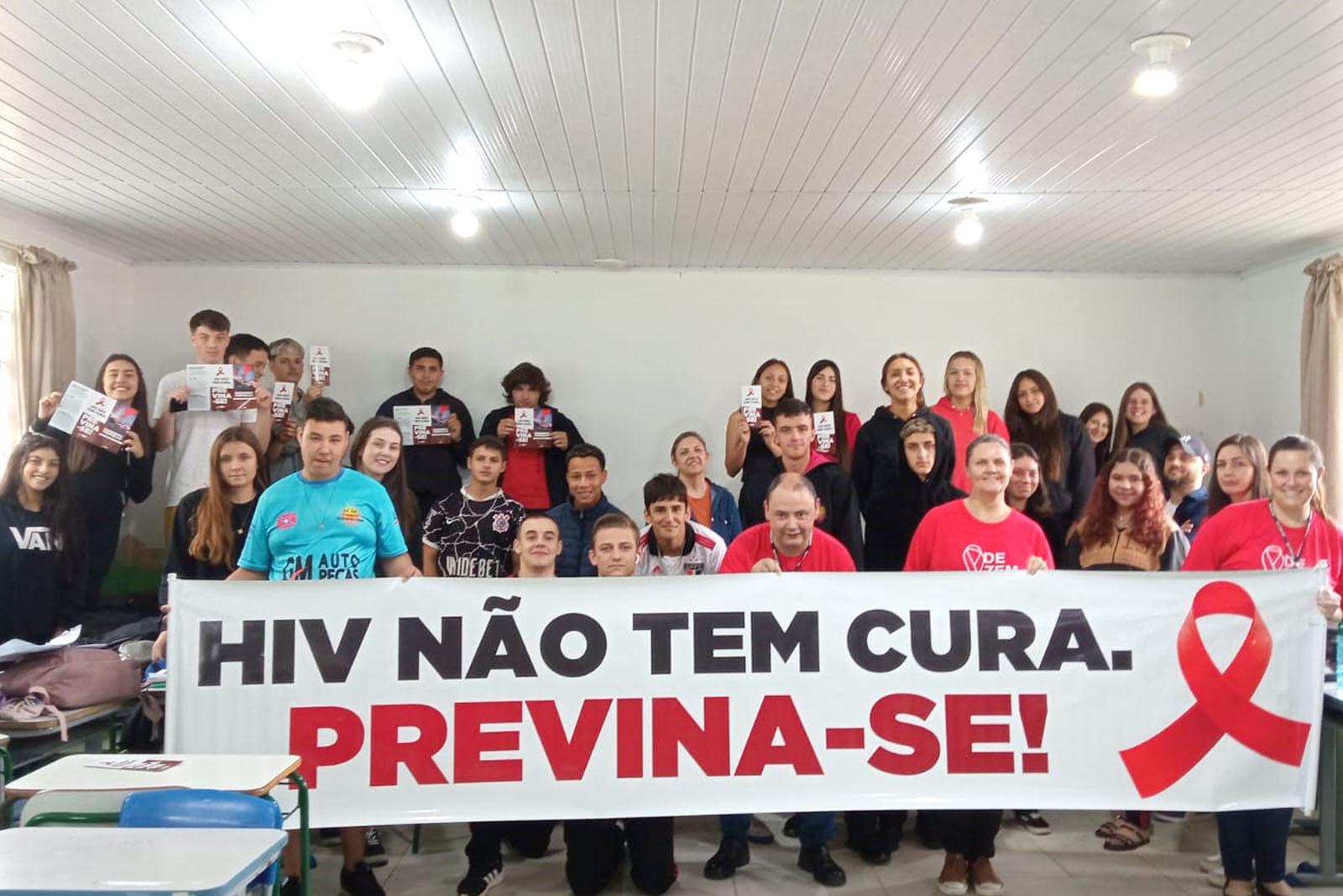 Saúde promove ações para marcar campanha mundial de luta contra a Aids