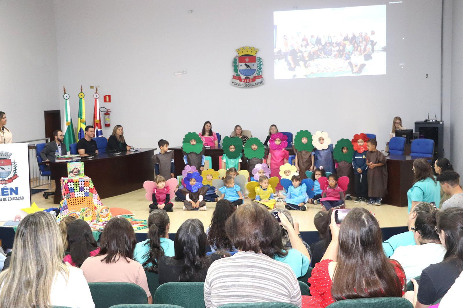 Formação que transforma a infância através da leitura