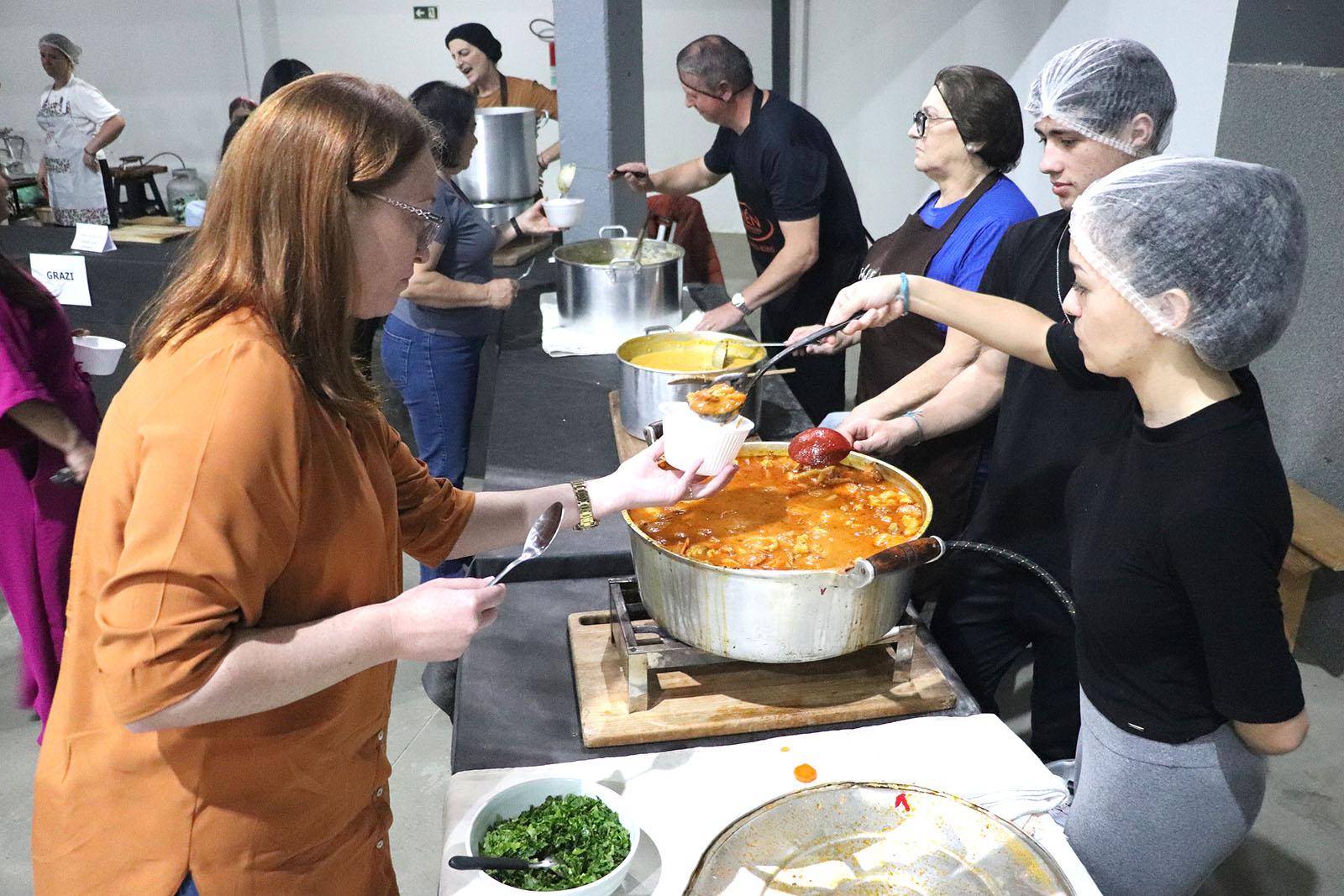 Sopa Solidária 2025 reúne comunidade em noite de confraternização e apoio às entidades de Piên