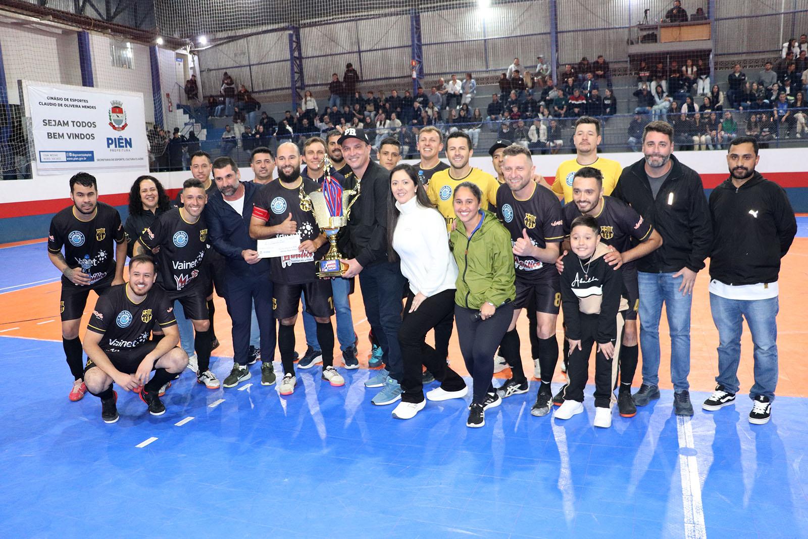 Barcelona/UG é campeão do Campeonato Municipal de Futsal de Piên