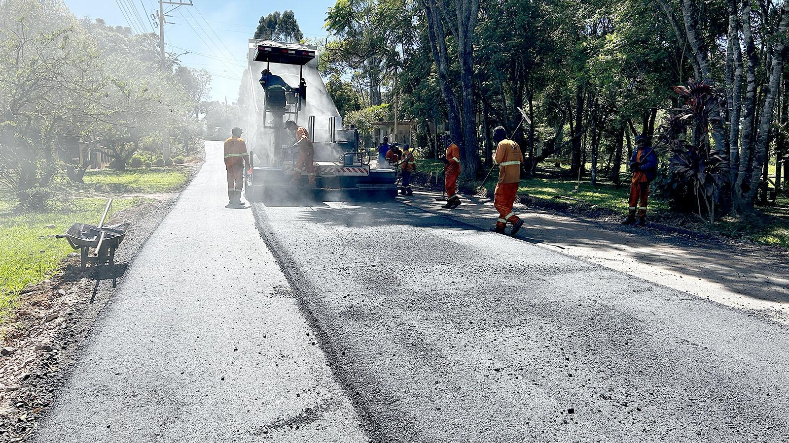 Finalizada aplicação de asfalto na obra da Campina dos Crespins
