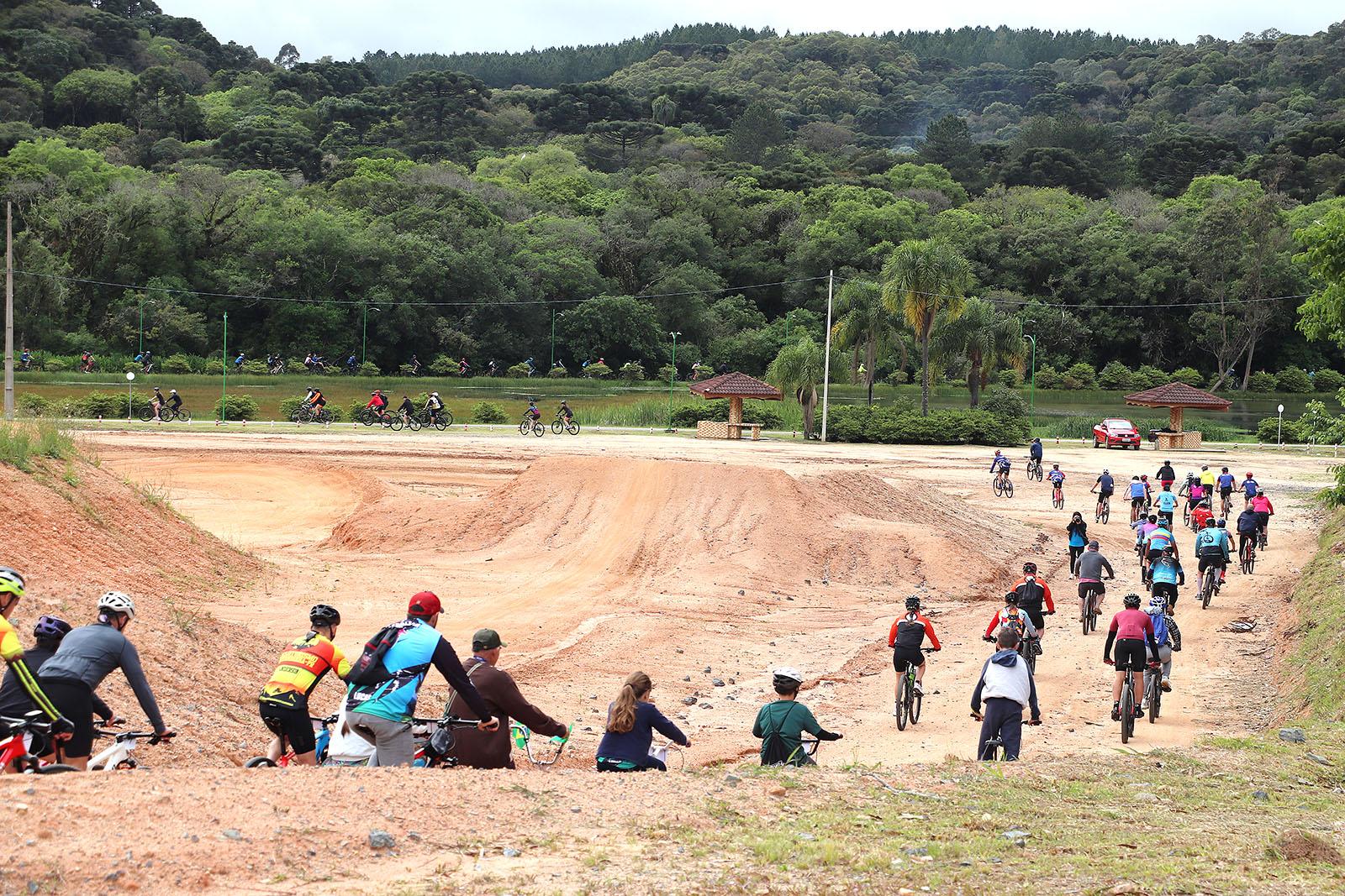 5º Pedal do Santuário reúne quase 600 ciclistas em Piên 5º Pedal do Santuário reúne quase 600 ciclistas em Piên