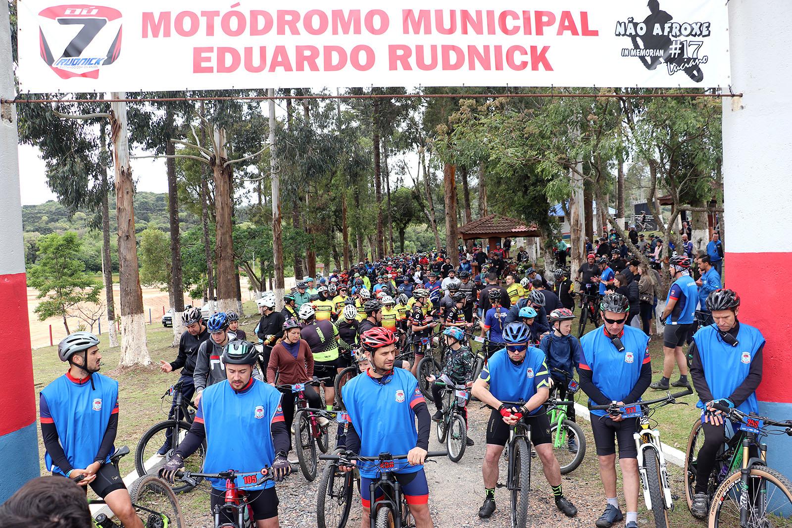 5º Pedal do Santuário reúne quase 600 ciclistas em Piên 5º Pedal do Santuário reúne quase 600 ciclistas em Piên
