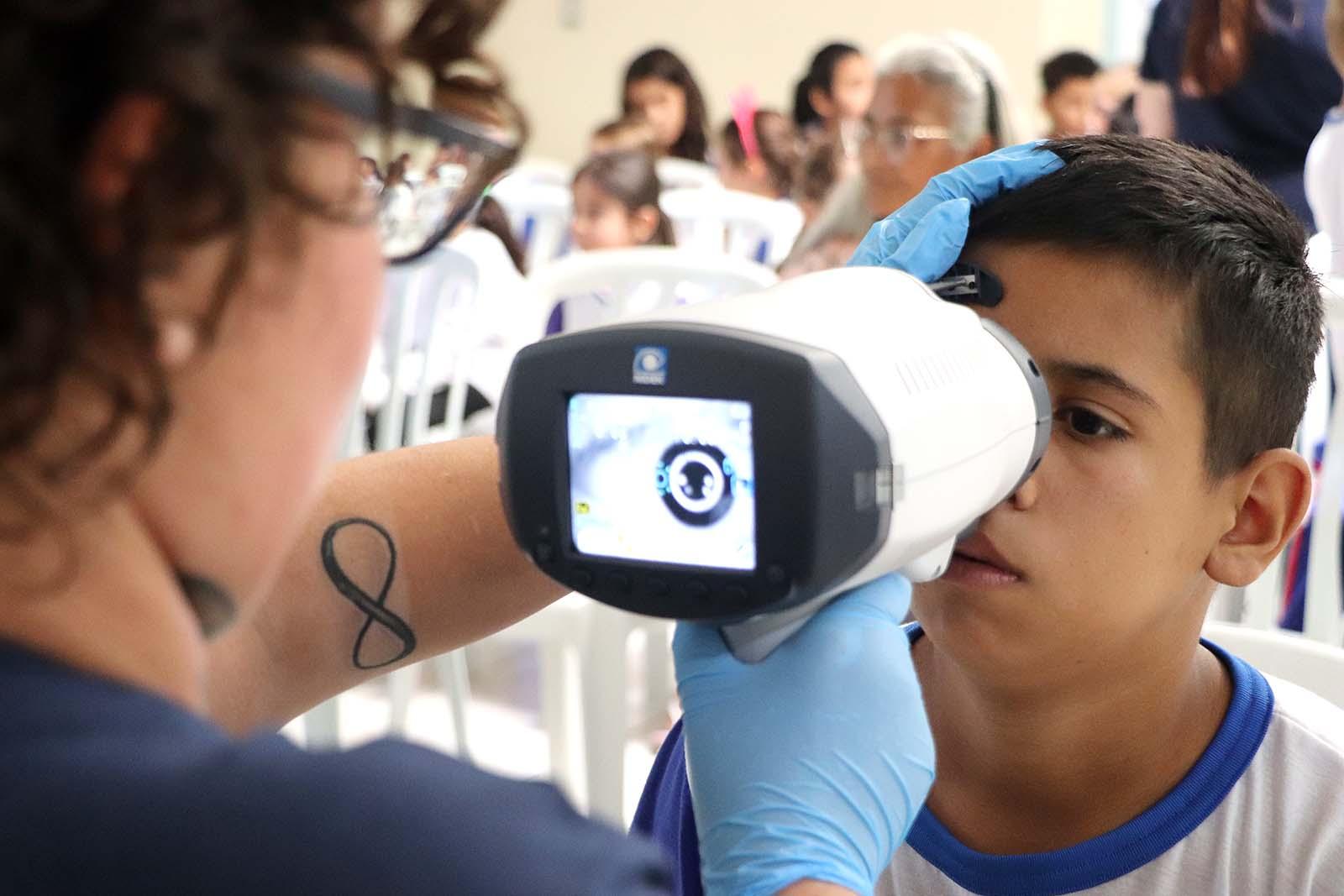 Mais de 160 alunos recebem óculos gratuitos pelo Programa Bons Olhos nesta terça-feira em Piên Mais de 160 alunos recebem óculos gratuitos pelo Programa Bons Olhos nesta terça-feira em Piên