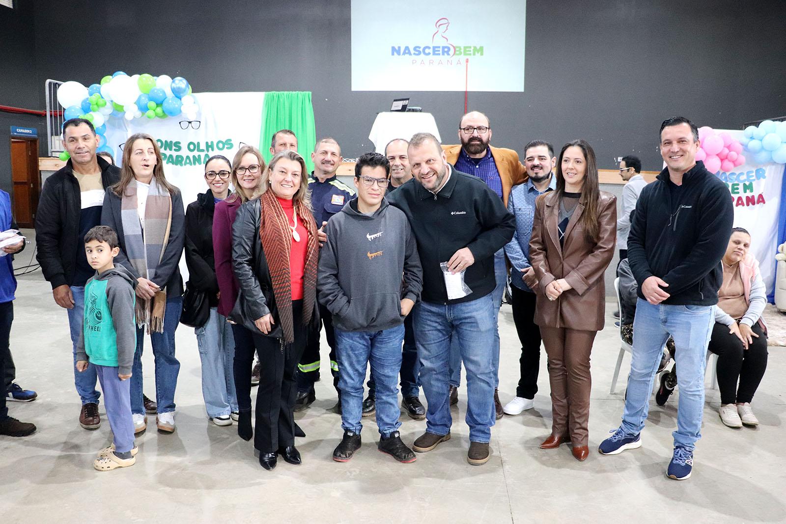 Alunos de Piên recebem óculos gratuitos pelo Programa Bons Olhos Paraná Alunos de Piên recebem óculos gratuitos pelo Programa Bons Olhos Paraná