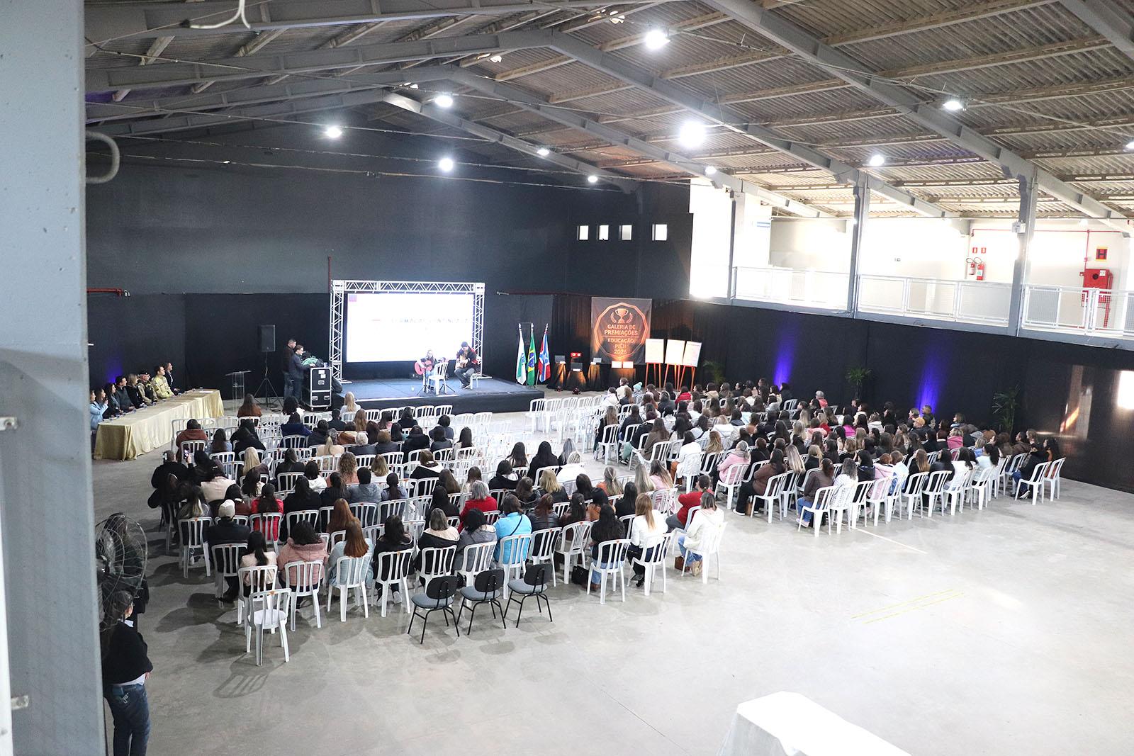 Educação de Piên promove Formação Continuada para mais de 200 profissionais da rede municipal