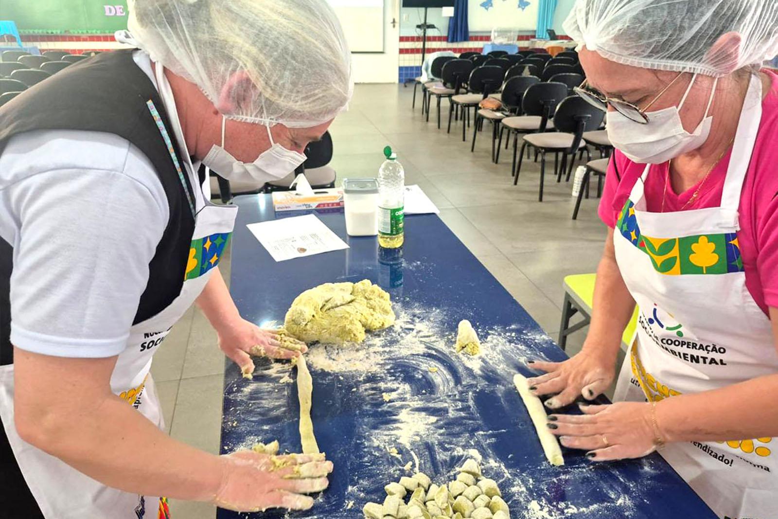 Prefeitura capacita 28 profissionais da alimentação escolar em julho 