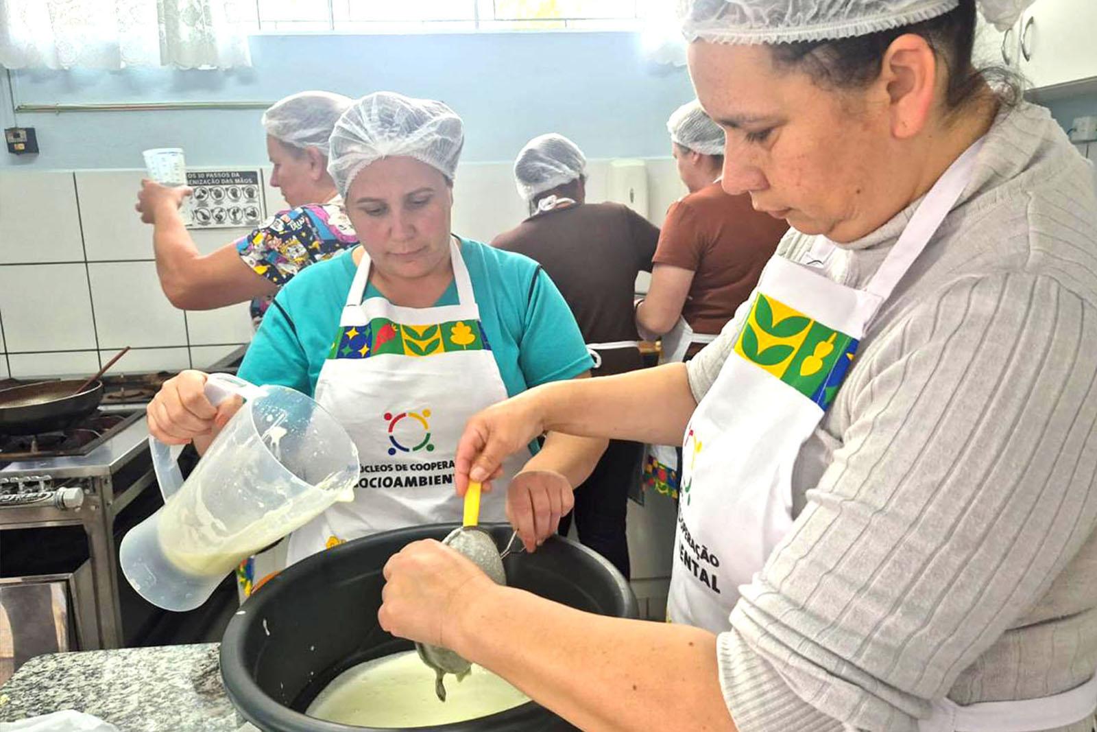 Prefeitura capacita 28 profissionais da alimentação escolar em julho 