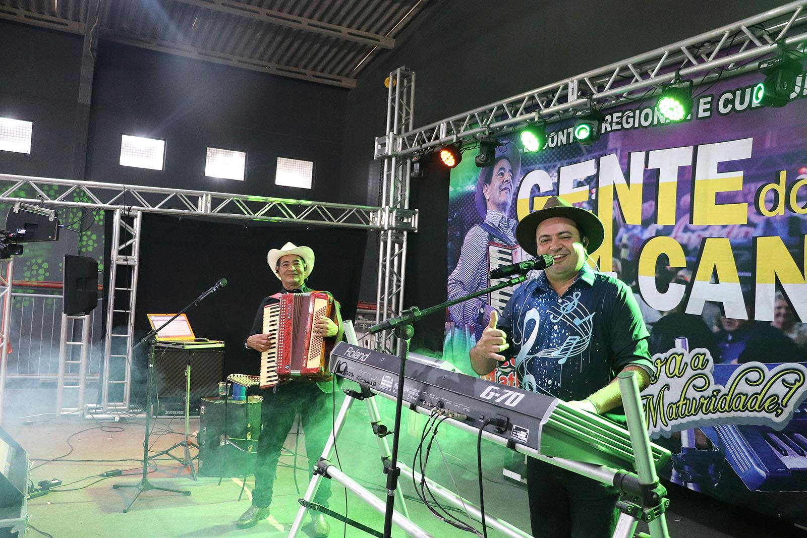 Programa Viva a Maturidade reúne cerca de 700 idosos no Pavilhão de Eventos Programa Viva a Maturidade reúne cerca de 700 idosos no Pavilhão de Eventos