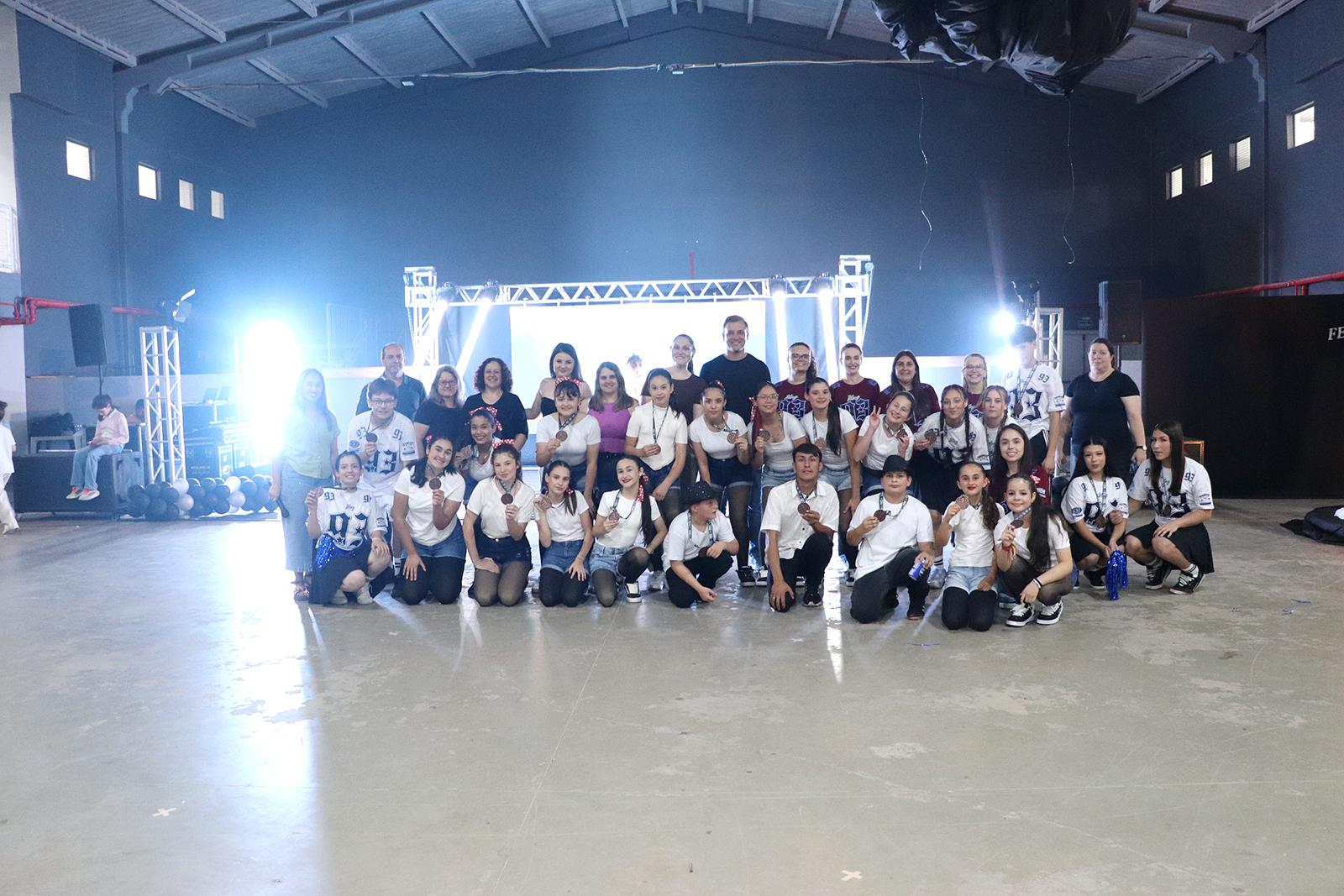 Estudantes se destacam na final do Festival de Dança