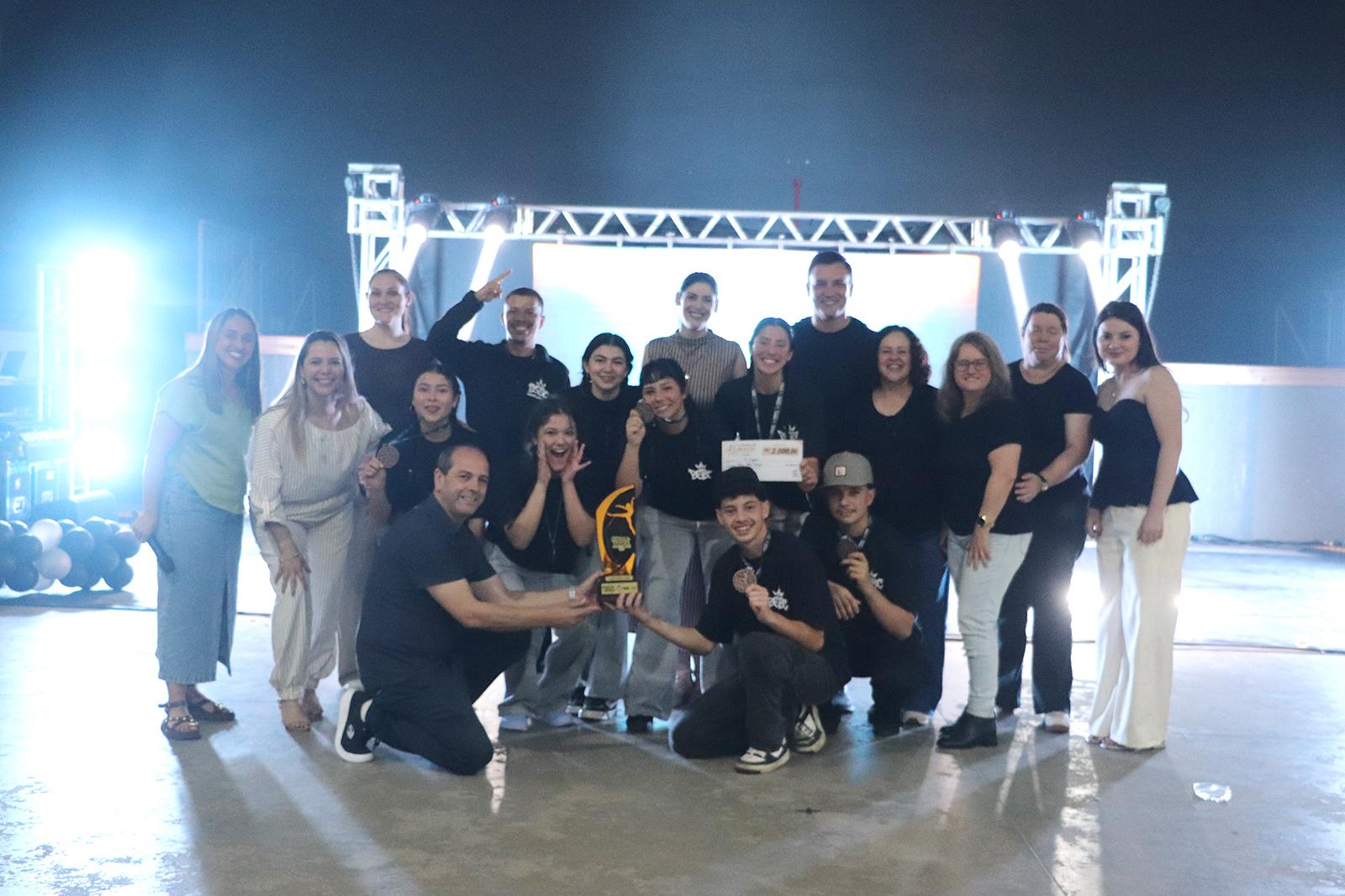 Estudantes se destacam na final do Festival de Dança