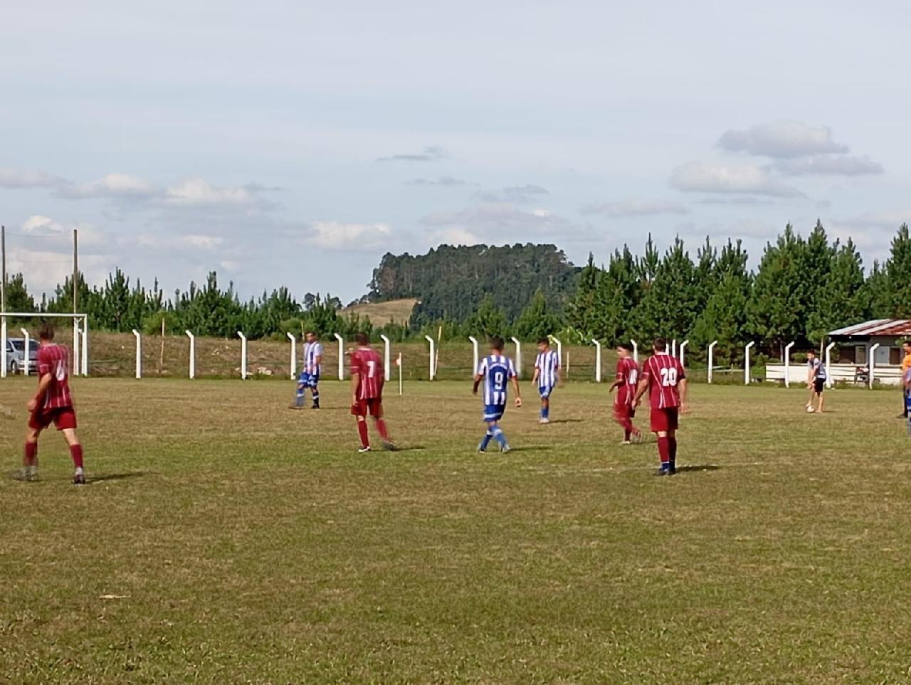 14 jogos movimentam o municipal de futebol suíço neste fim de semana