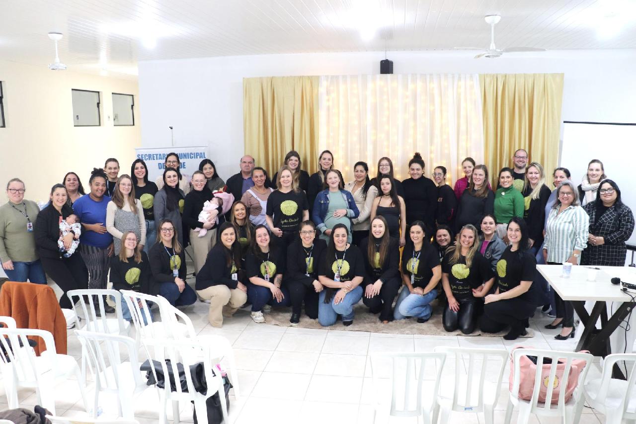 Agosto Dourado: Encontro no CAMU promove diálogo sobre amamentação e cuidados maternos em Piên