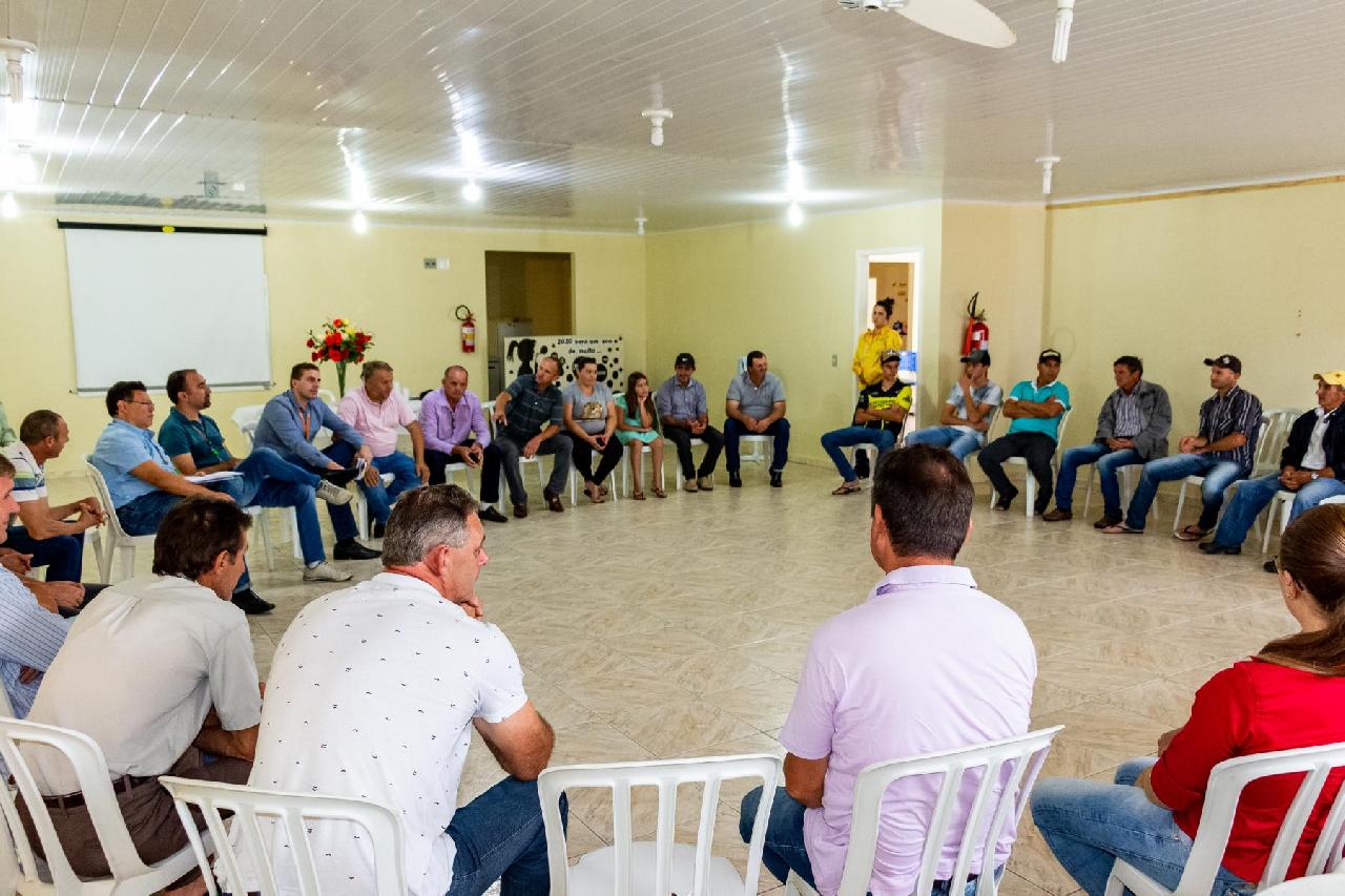 Agricultores pienenses se reúnem com equipe da Copel