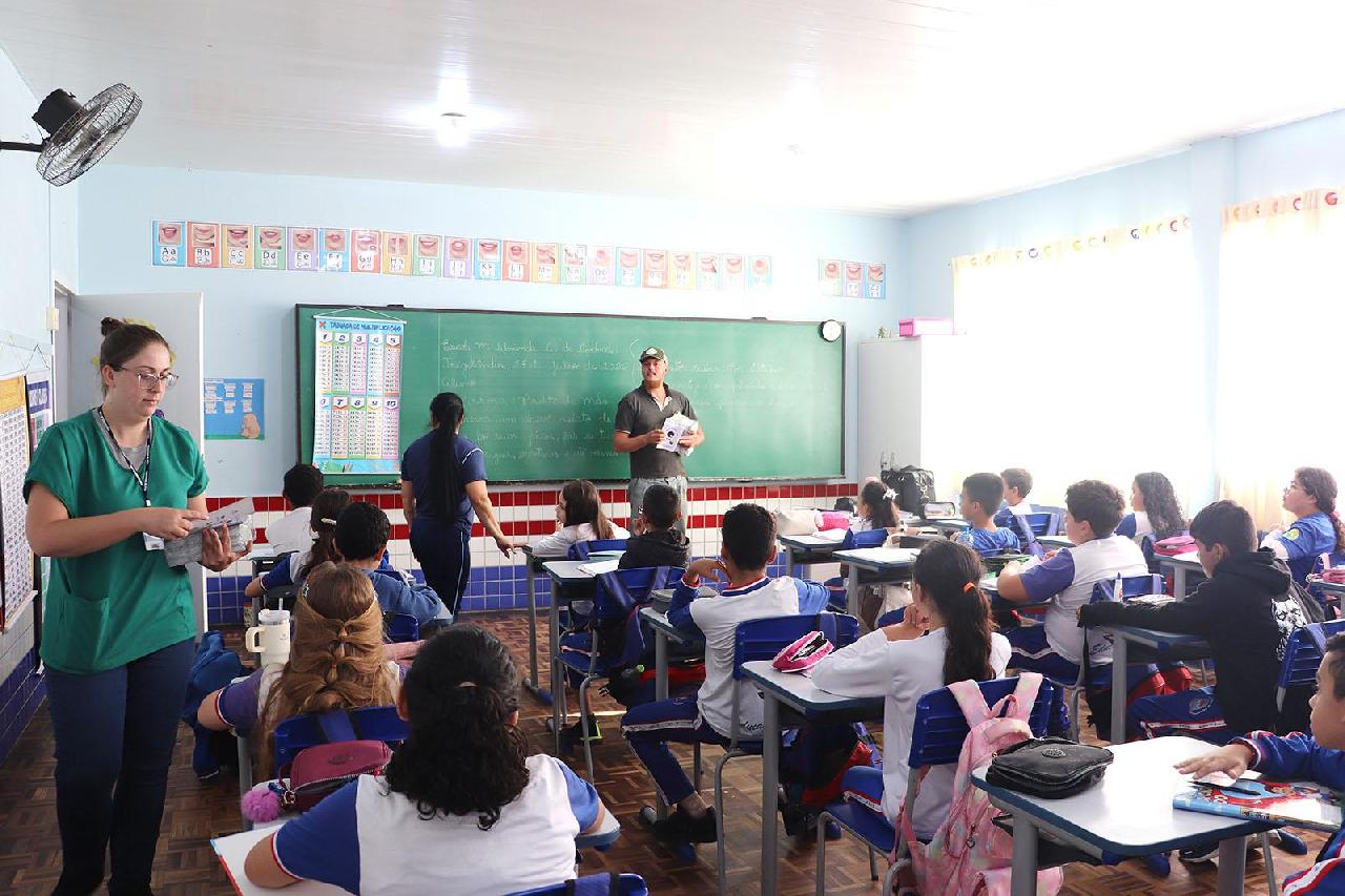 Agricultura promove conscientização sobre cuidados com animais nas escolas