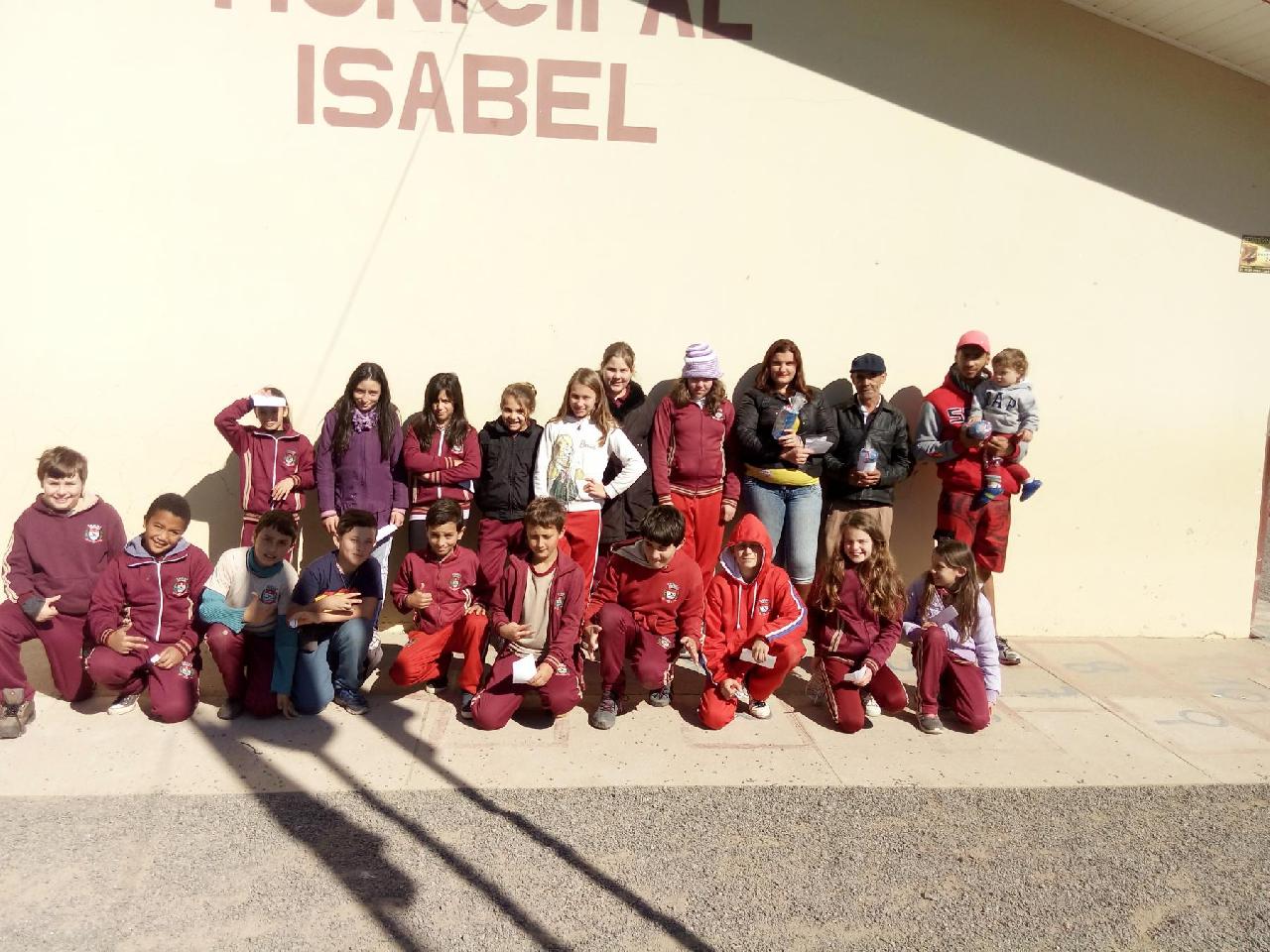 Alunos da Escola Santa Isabel participam de projeto sobre reciclagem