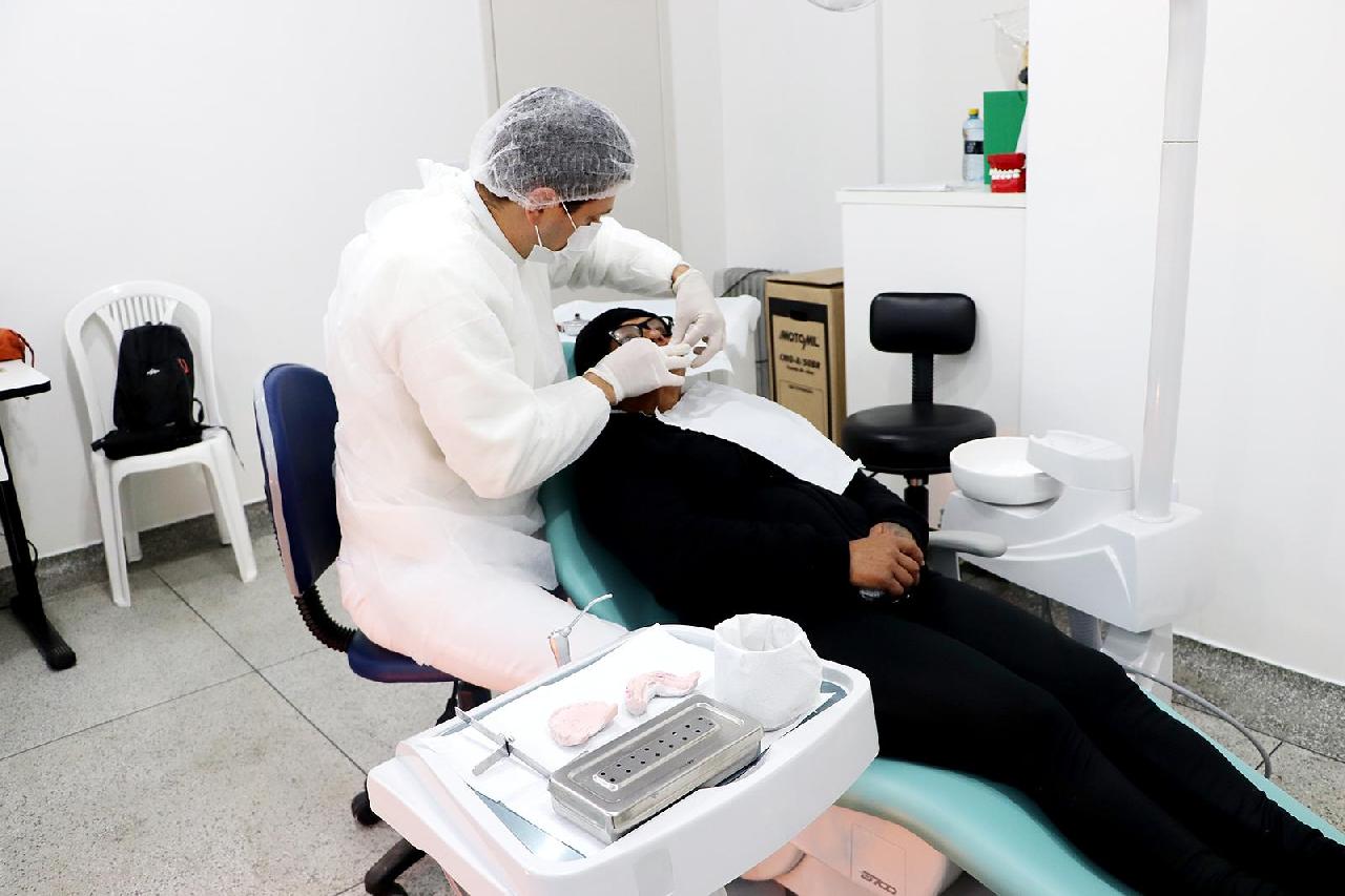 Sábado tem nova etapa do programa de próteses dentárias em Piên
