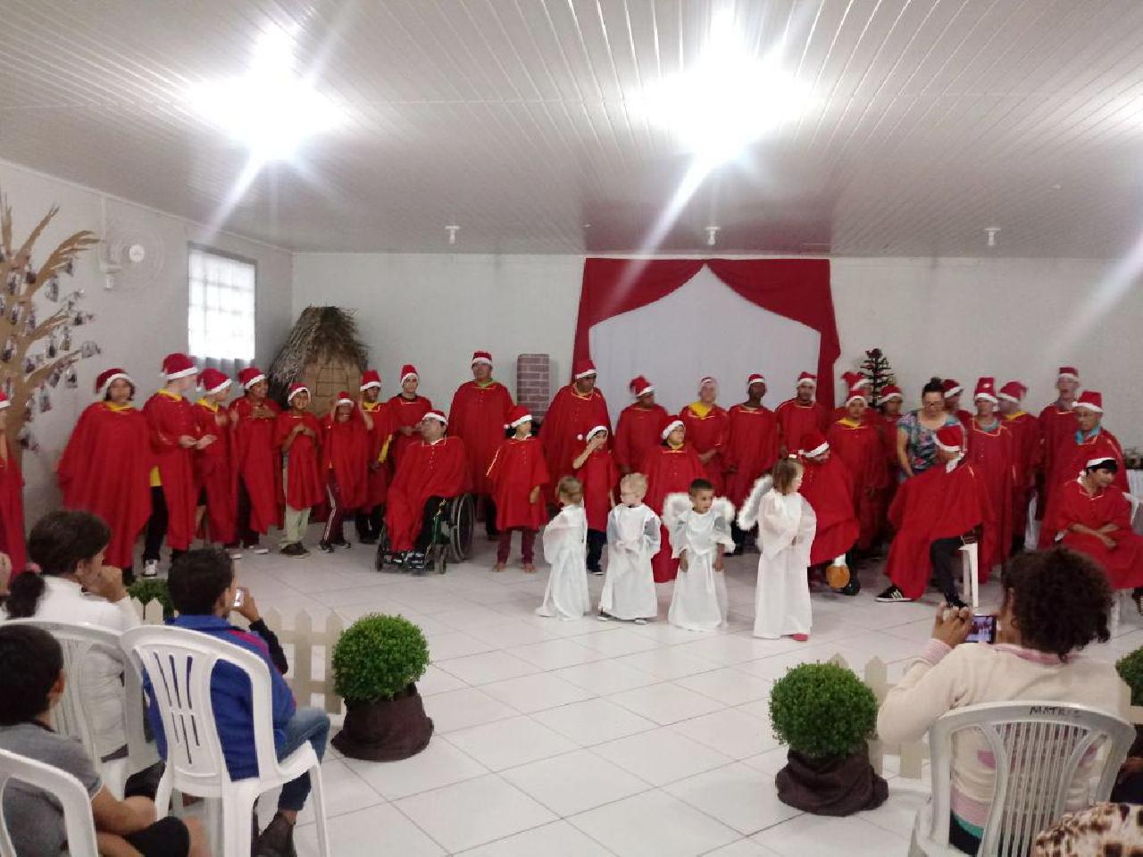 Apae de Piên encerra atividades de 2017