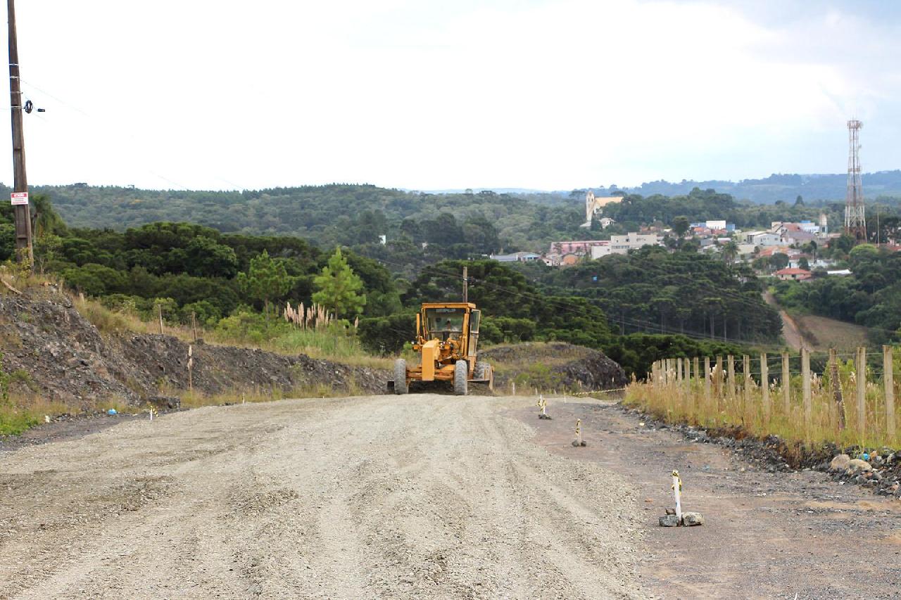 Aportando novos investimentos, prefeitura irá pavimentar a subida da pedreira 