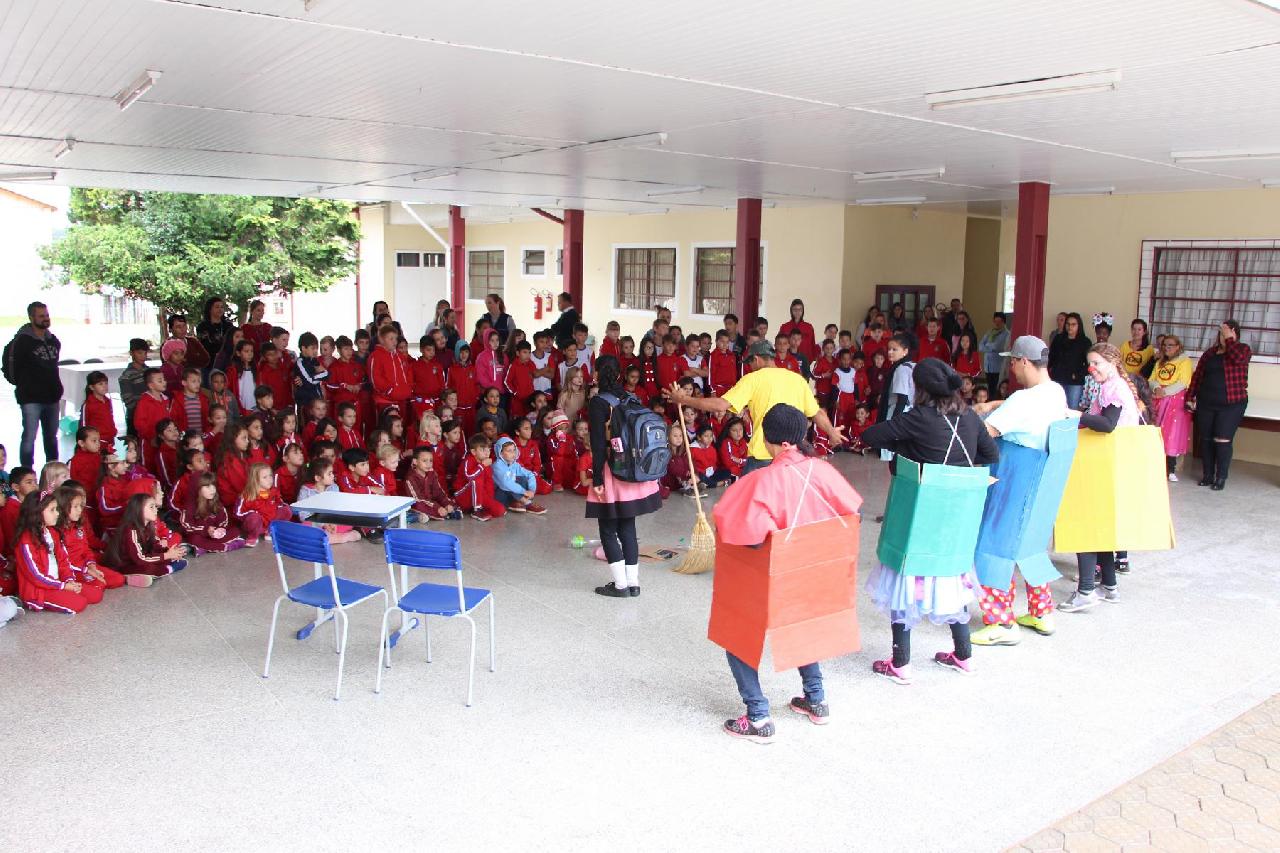 Apresentação de teatro abre programação do “Cidade Limpa” nas Escolas