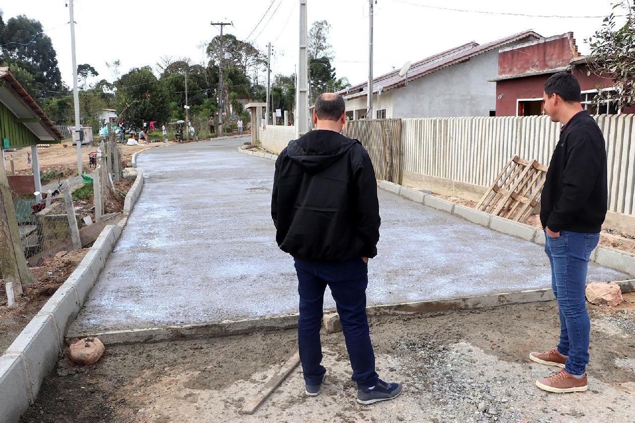 Baixada recebe pavimentação em concreto