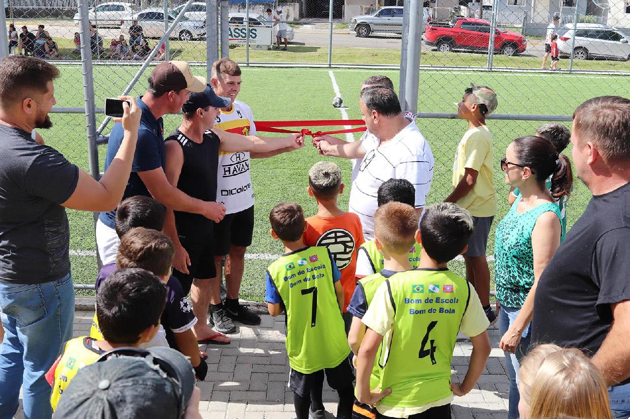Campo Society Nêne Pires é entregue para a comunidade
